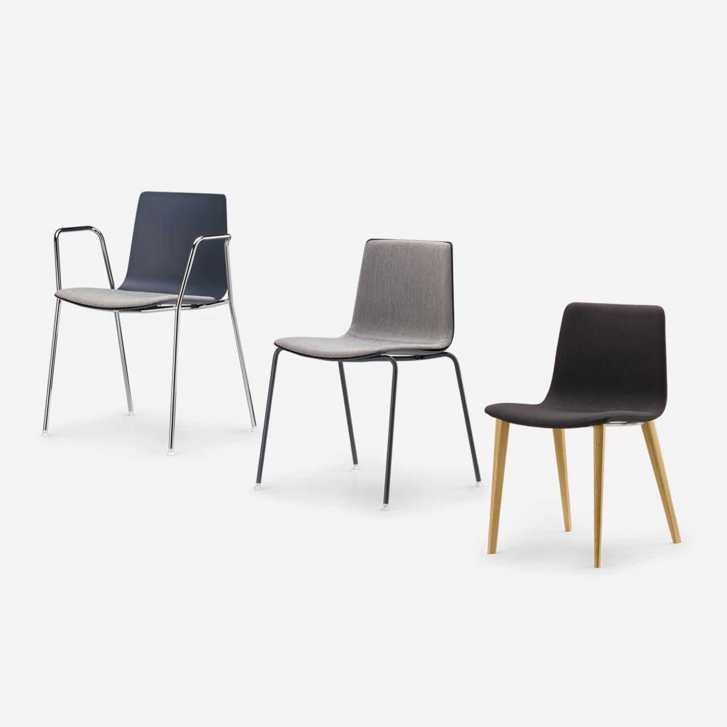 Alias 89C Slim Chair 4 Soft M in Grey Upholstered Seat and Lacquered Steel Frame by PearsonLloyd

Chair with structure in lacquered or chromed steel (stackable version on request). Shell in monochromatic polypropylene with cushion fixed to the