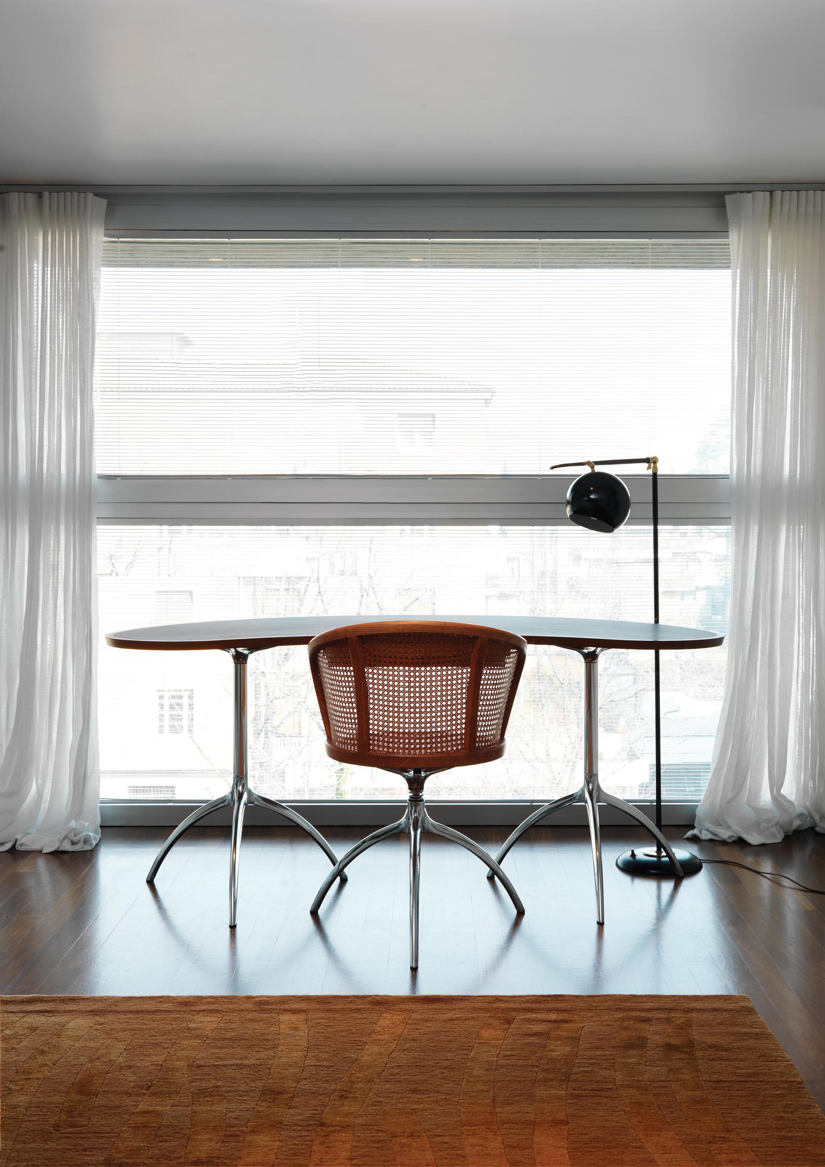 XXIe siècle et contemporain Alias 901 Young Lady Chair avec assise tapissée noire et structure en aluminium poli en vente