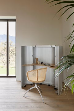 Chaise jeune femme Alias 901 avec assise rembourrée en blanc et cadre en aluminium poli