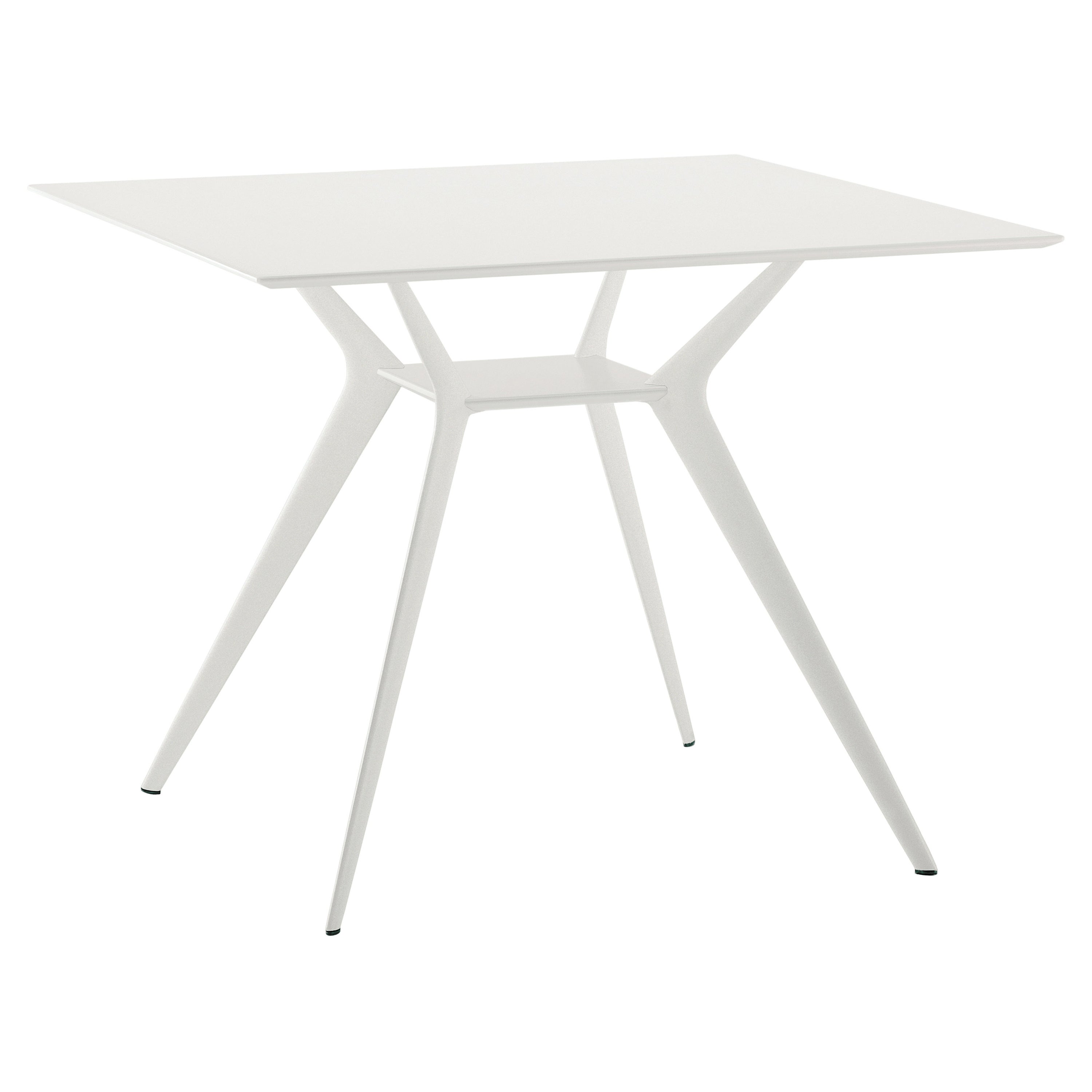 Table Biplane 400 d'Alix avec plateau en MDF blanc et cadre en aluminium laqué blanc