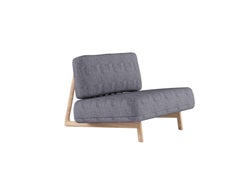 Fauteuil Trigono Alias D10 en tissu gris avec cadre en chêne naturel