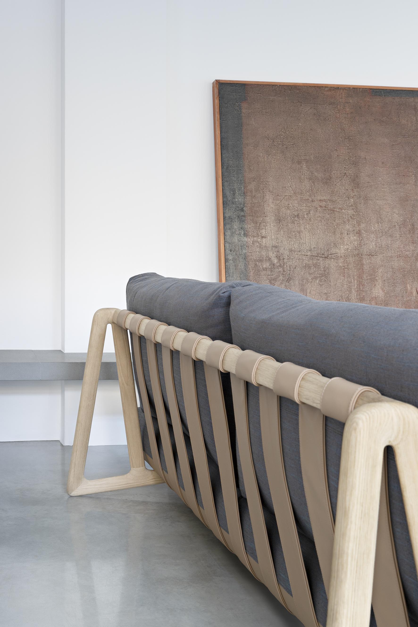 XXIe siècle et contemporain Alias D20 Trigono Canapé deux places en tissu noir avec cadre en Oak naturel en vente