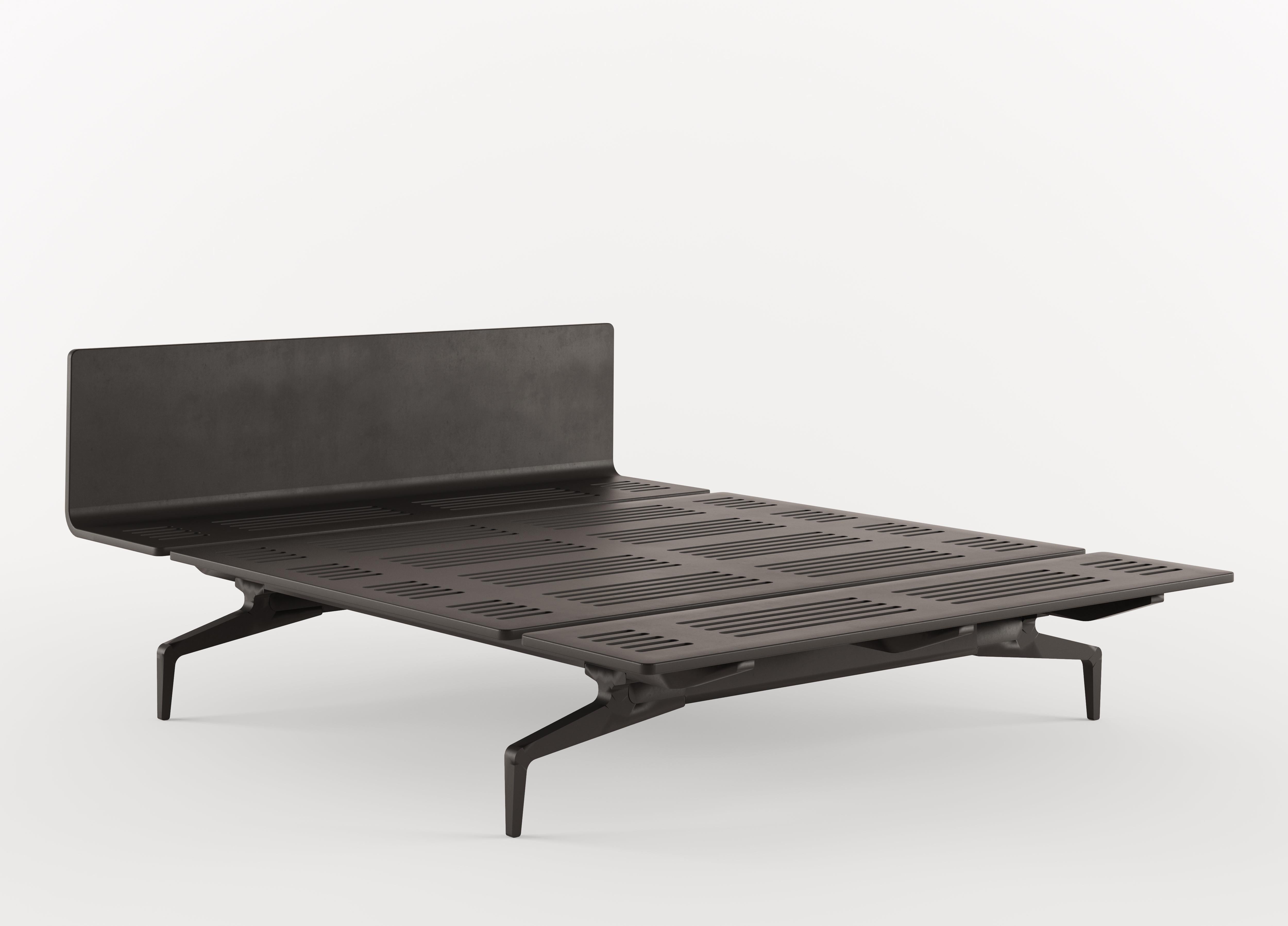 Alias Large LL3 Legnoletto Bed in Black Matt Lacquer Frame by Alfredo Häberli

Bed with headboard with medium edge and foot without edge matt lacquered; legs in polished or lacquered die-cast aluminium. Dimensions: - 90x206 cm (suggested mattress