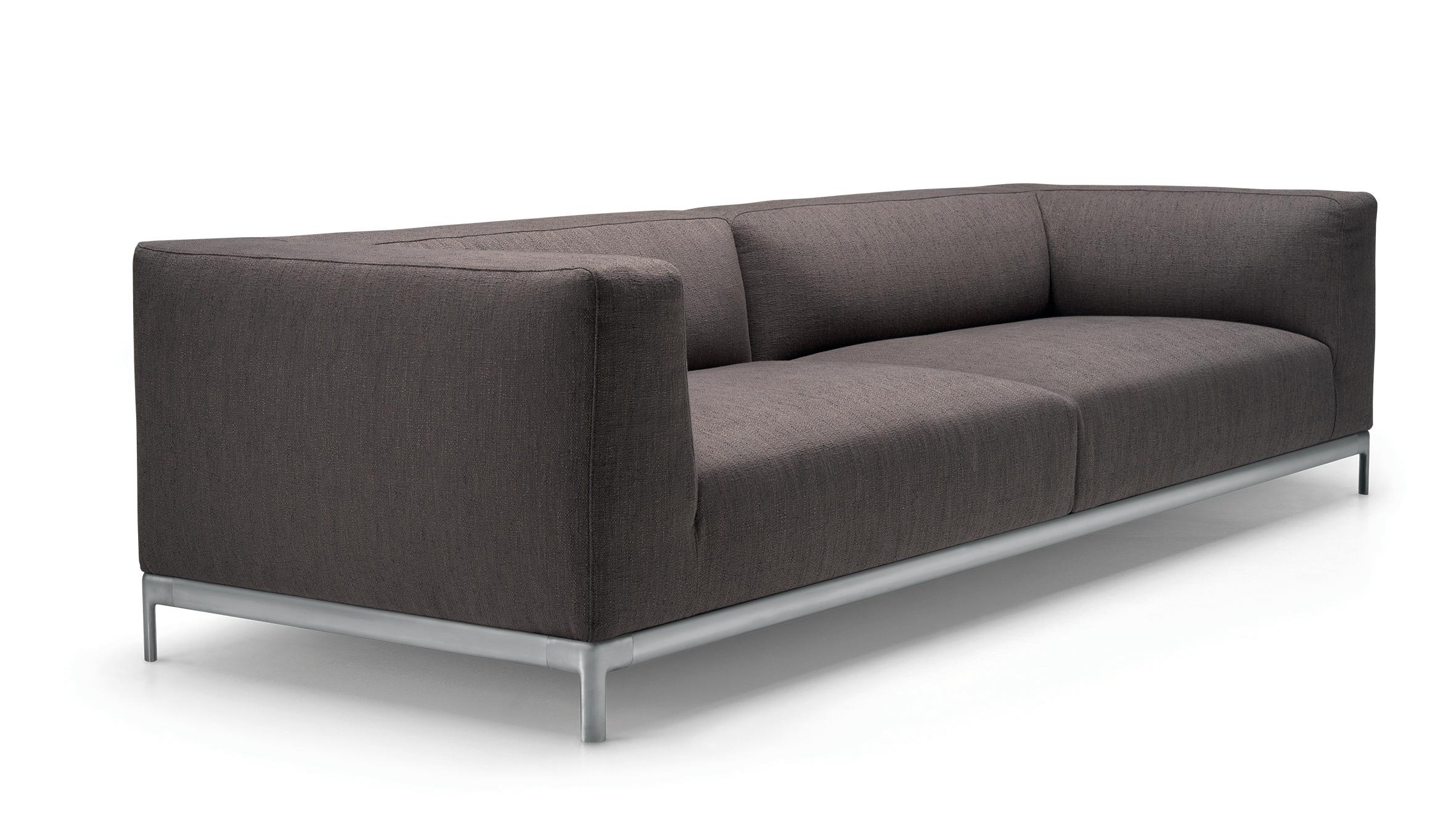 Alias P33 AluZen Soft Sofa 3 posti con rivestimento e struttura in alluminio laccato di Ludovica + Roberto Palomba

Divano a tre posti con struttura in alluminio laccato o lucido. Seduta, schienale e braccioli sfoderabili in tessuto o