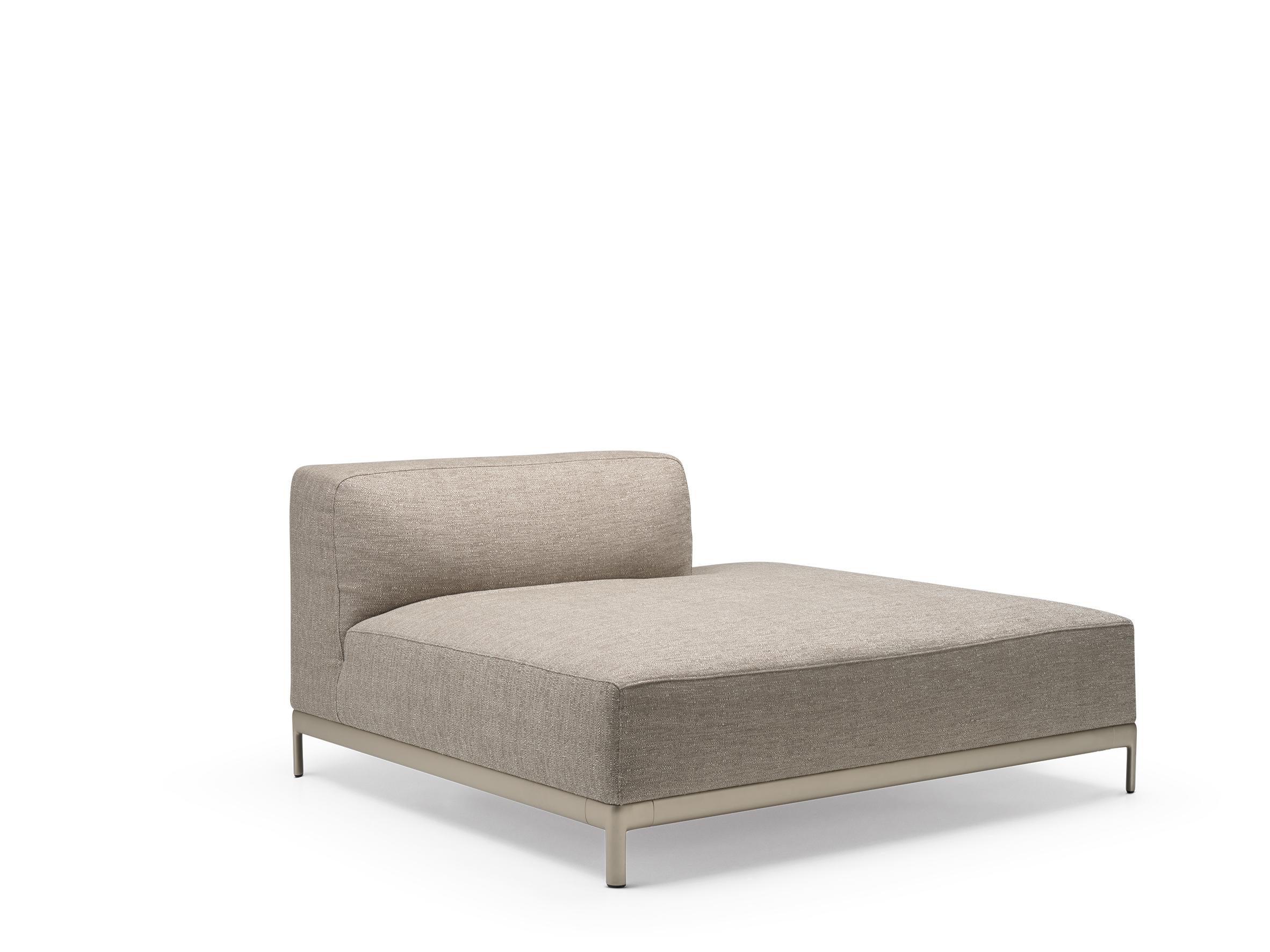 Alias P45 AluZen Soft Ending Sofa in Brown Upholstery & Anodized Gold Frame by Ludovica+Roberto Palomba

Modular closing element with structure in lacquered or polished aluminium.Seat and back with removable cover in fabric or leather.Available in