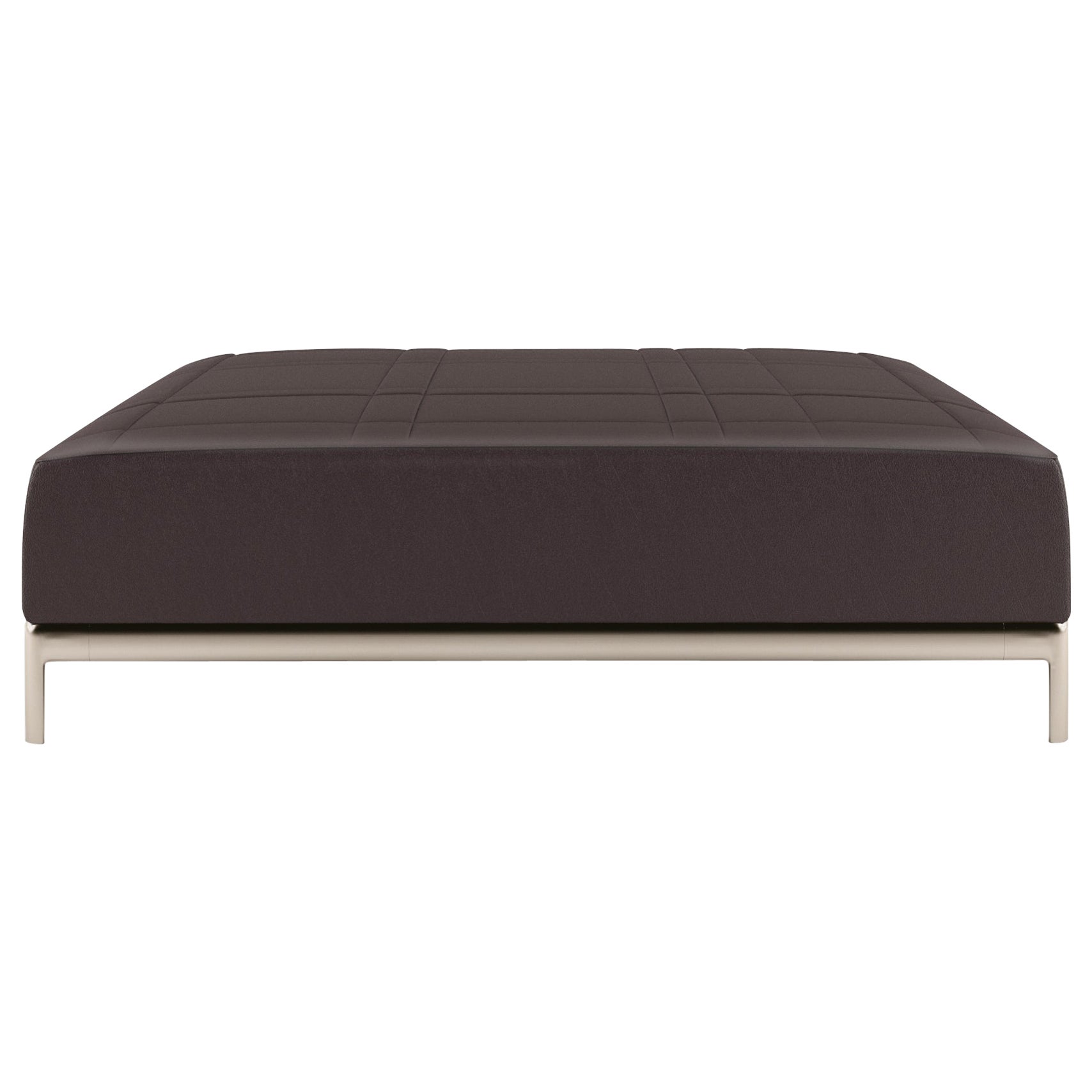 Alias P50 AluZen Pouf morbido con seduta in pelle marrone e struttura in oro anodizzato
