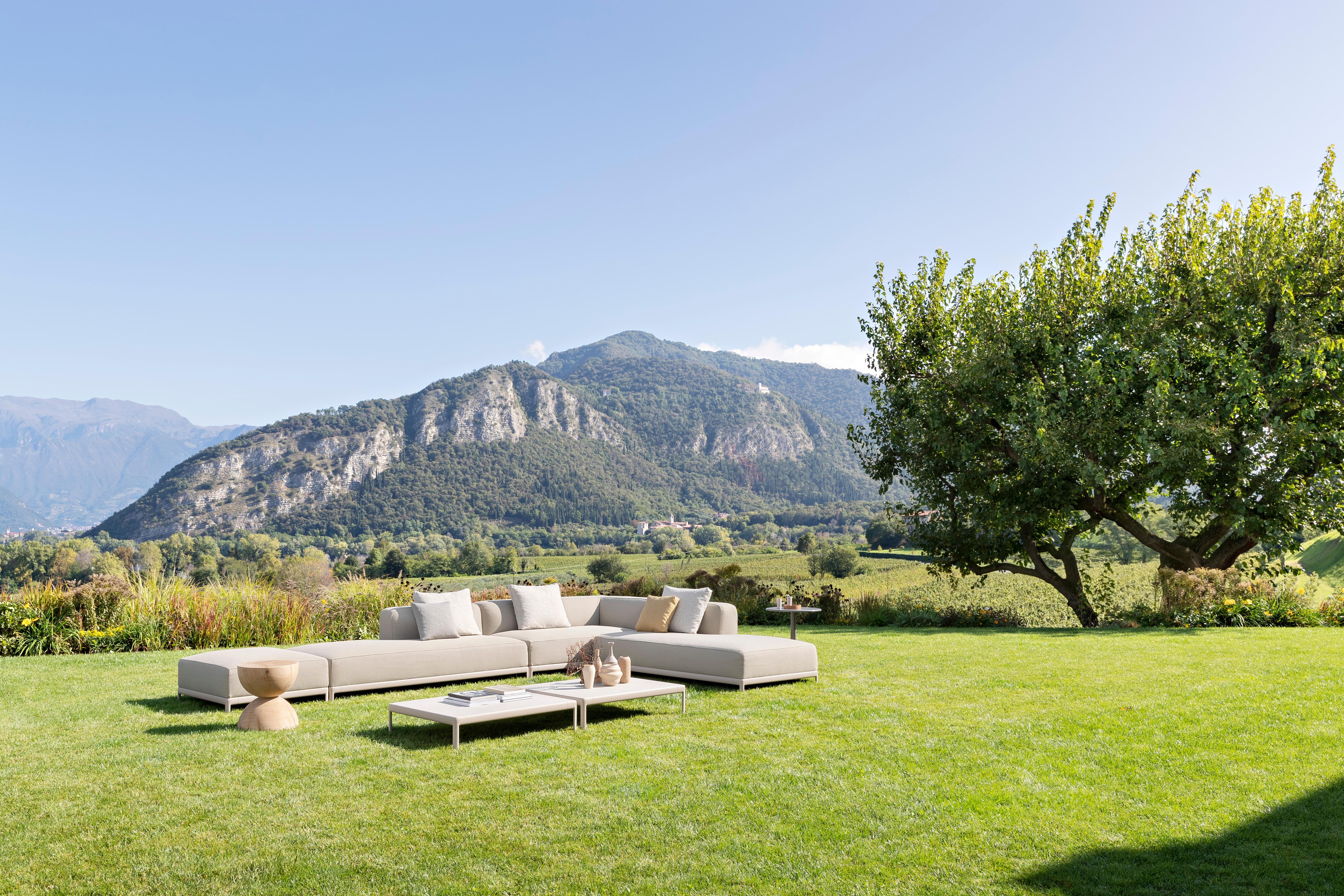 Alias P65 AluZen Outdoor SX Soft Ending Sofa in Upholstery with Aluminium Frame by Ludovica & Roberto Palomba

Modular closing element for outdoor use with structure in lacquered aluminium.Seat, back and armrest with removable cover in fabric or