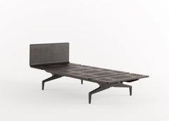 Cama Legnoletto Alias Pequeña LL3 con Estructura Lacada Negro Mate by Alfredo Häberli