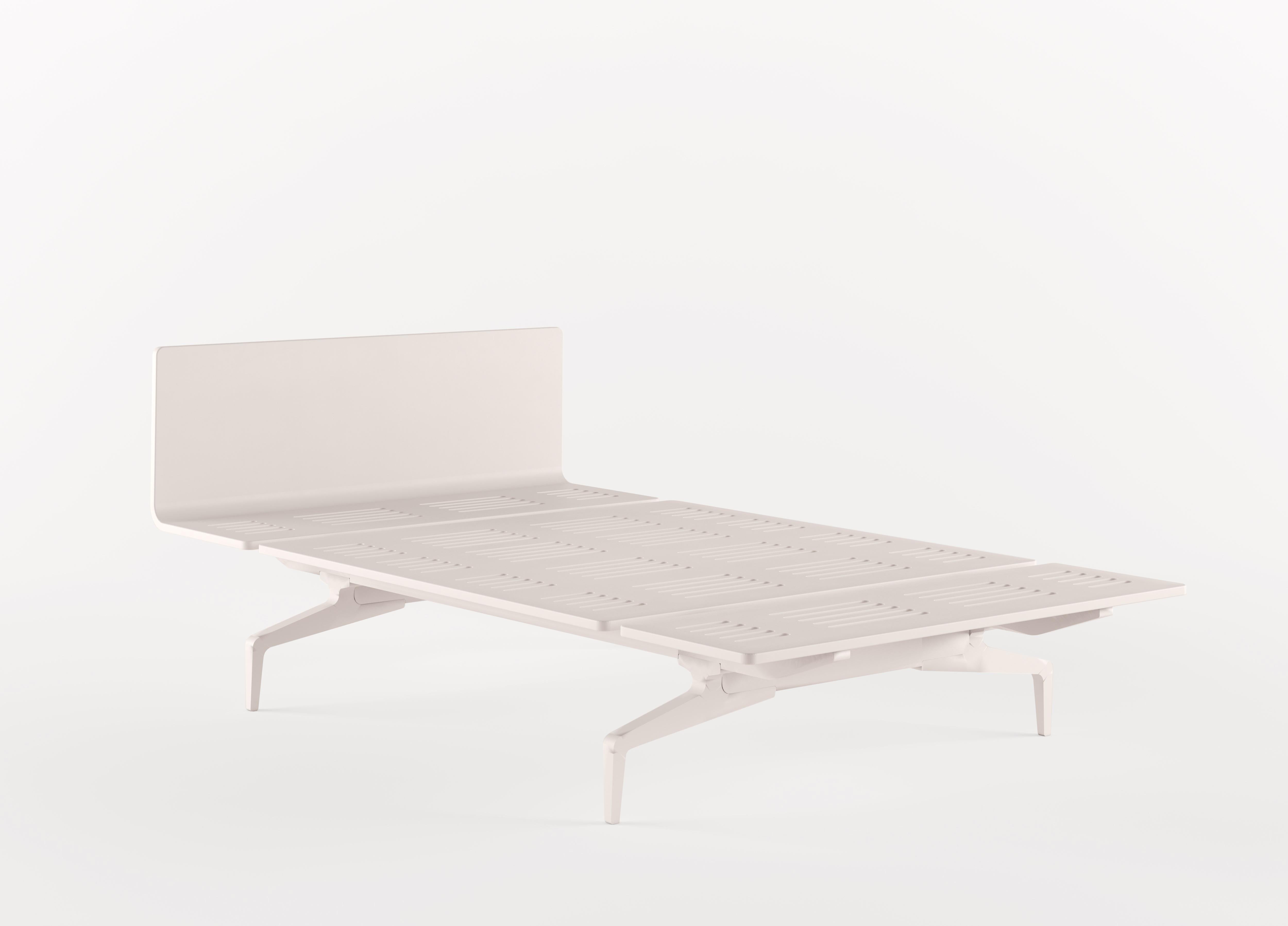 Alias Small LL3 Legnoletto Bed in White Matt Lacquer Frame by Alfredo Häberli

Bed with headboard with medium edge and foot without edge matt lacquered; legs in polished or lacquered die-cast aluminium. Dimensions: - 90x206 cm (suggested mattress