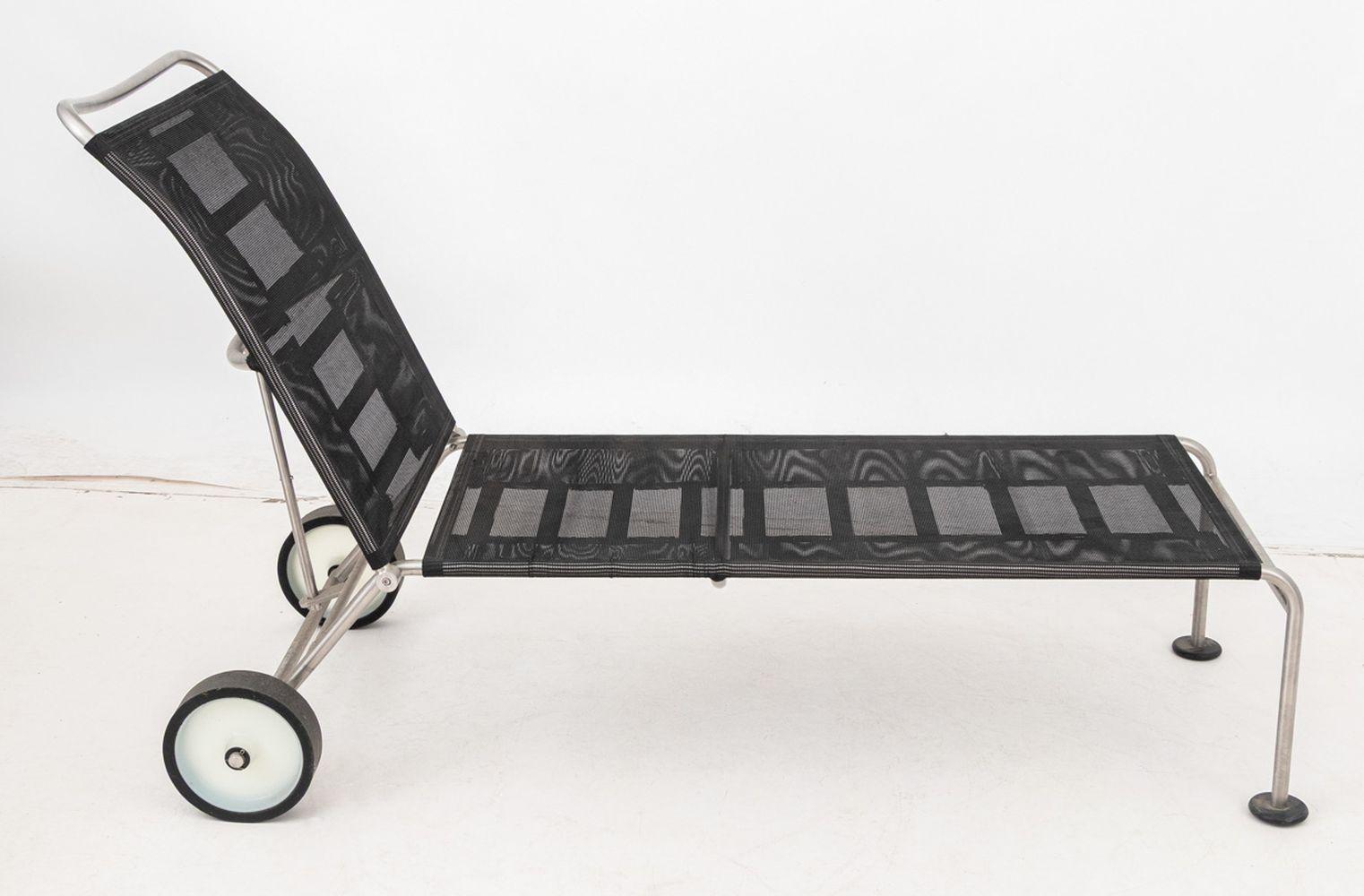 Chaise longue d'extérieur en acier inoxydable Alias Bon état - En vente à Astoria, NY