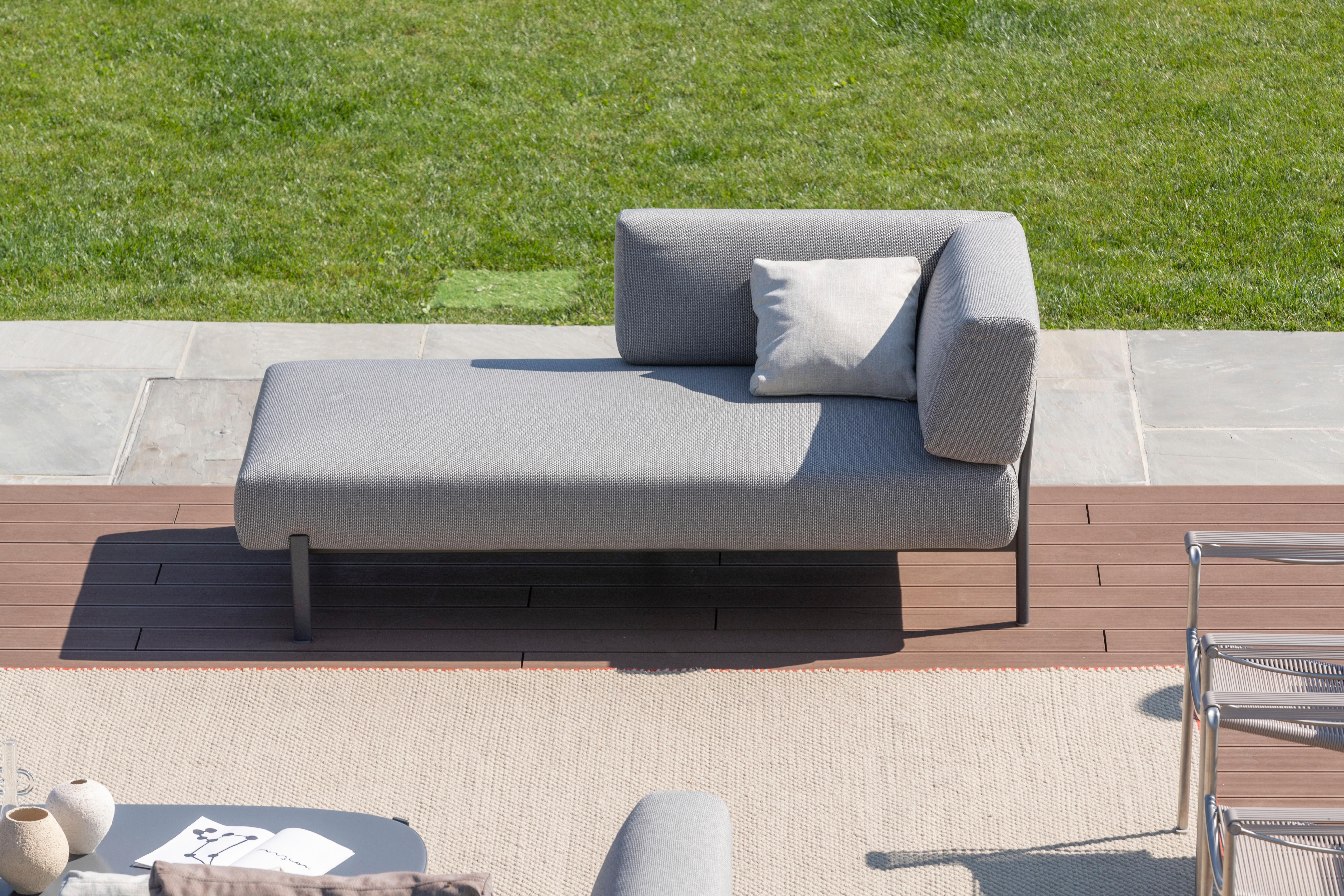 Alias T04+T06 Ten Outdoor Sofa Set in White with Sand Lacquered Aluminum Frame For Sale 4