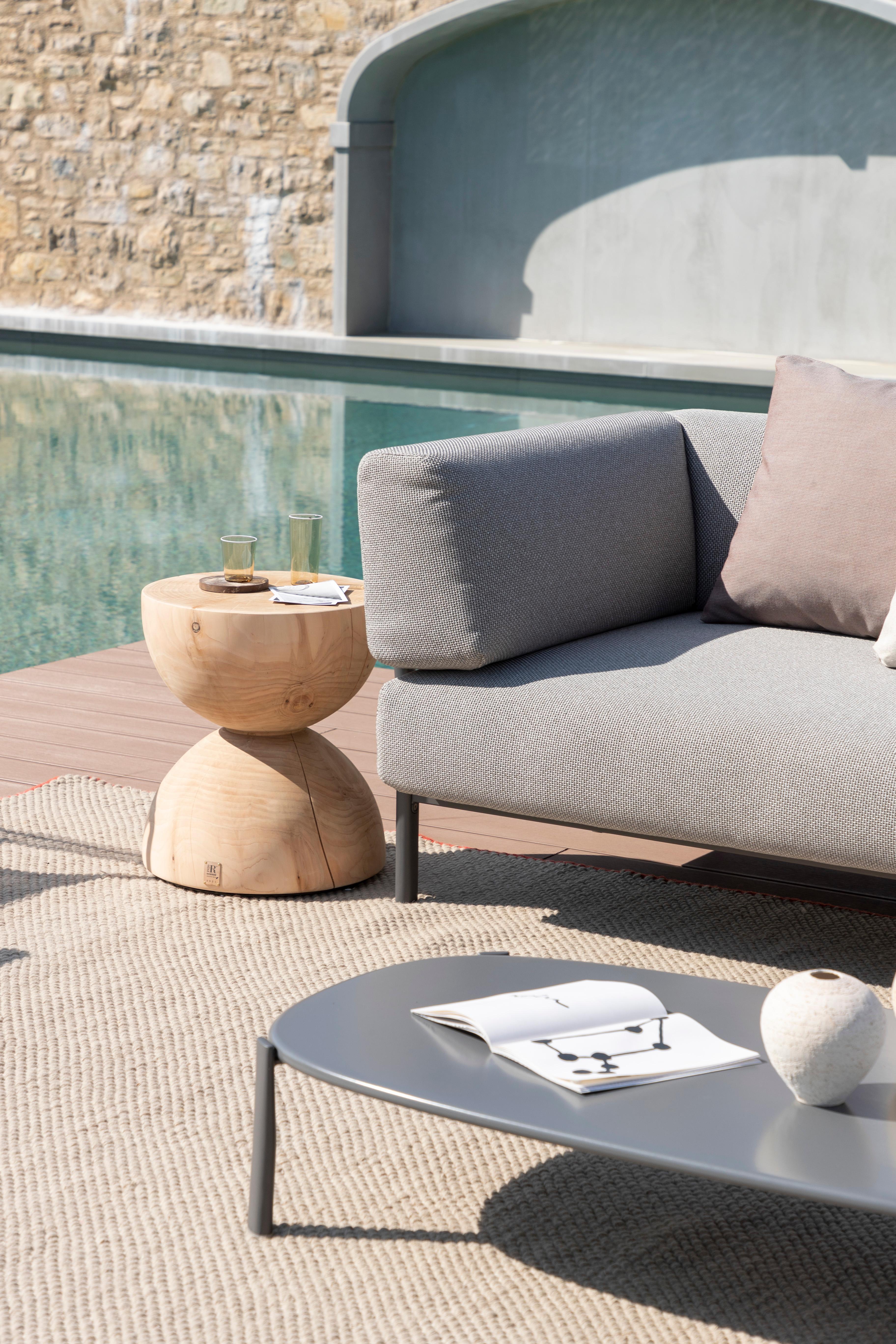 Italian Alias T05_O DX Ten Angular Outdoor Sofa in White & Sand Lacquered Aluminum Frame For Sale