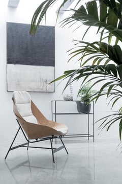 Sillón Alias Time Pad con tapicería de roble gris ceniza y estructura de acero lacado