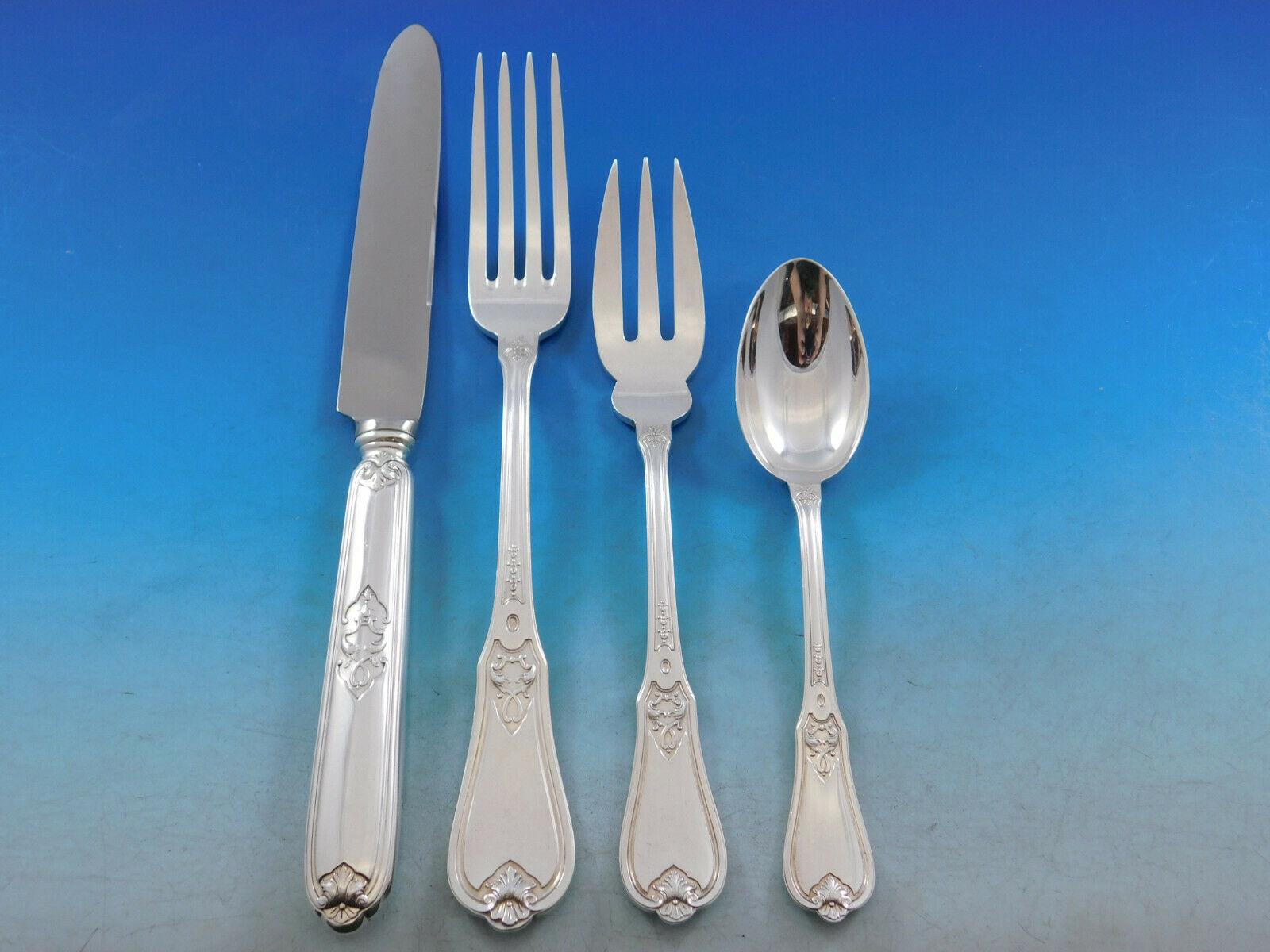 Dinner size Alicante by Buccellati Italy Silverplated Flatware set, 20 pieces. Great starter set! This set includes:


4 Dinner Size Knives, pointed, 10