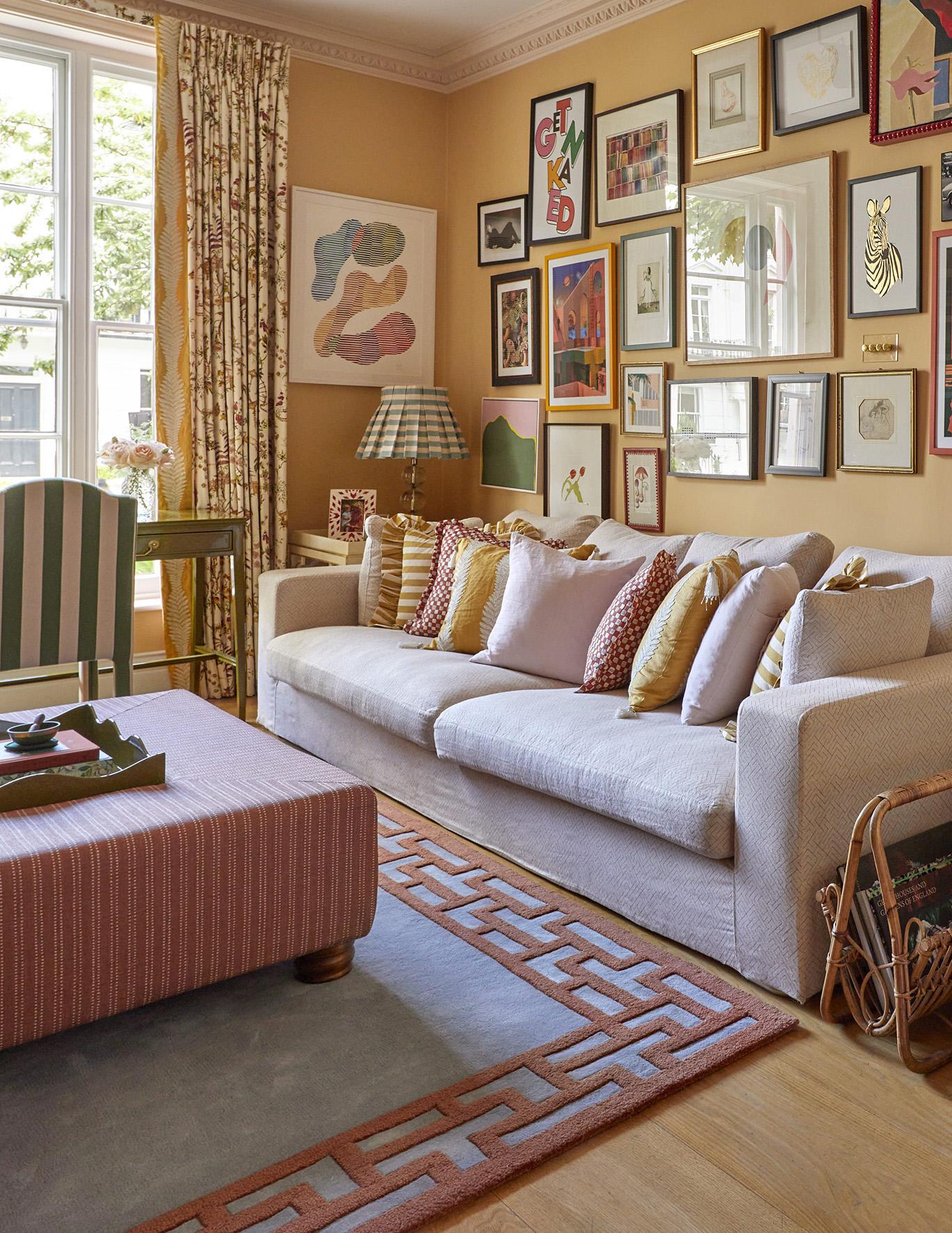 Alice Crawley Bamboo Wool Rug is part of the design collaboration Alice Crawley x LAYERED. The rugs are made of 100% wool with a cut pile for a sharp and clean finish. The colors have been carefully selected to bring life and character to each