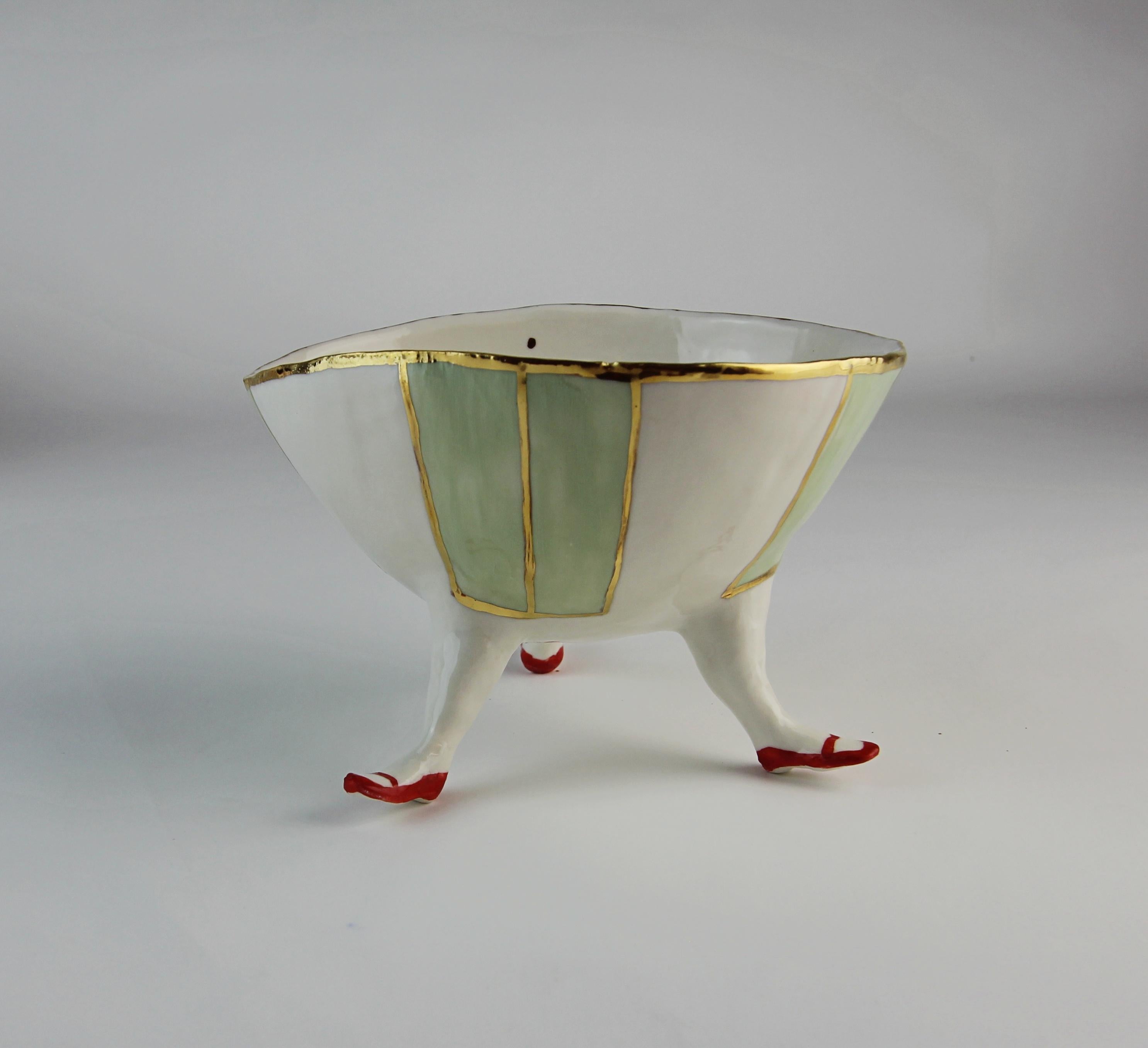 I pezzi dei nostri artigiani sono un sogno che diventa realtà, come in Alice nel Paese delle Meraviglie. Le ciotole in ceramica sono completamente realizzate e dipinte a mano con amore e cura. 
Le ciotole sono disponibili in diversi colori. 
I
