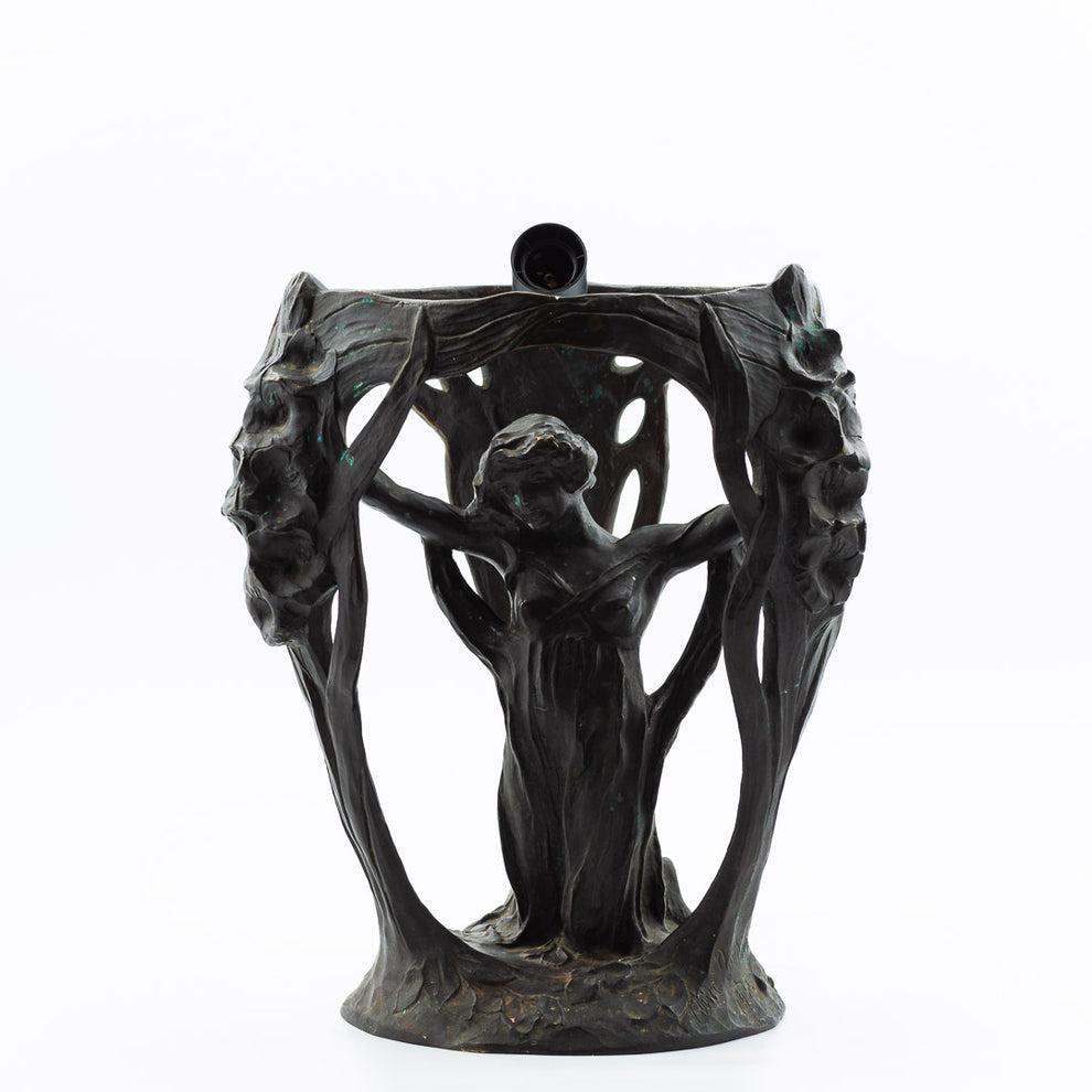 Alice Nordin, table lamp in solid bronze, Herman Bergman, Art Nouveau, Sweden. In Good Condition For Sale In Stockholm, SE