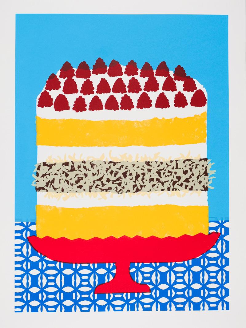 Alice Oehr Still-Life Print – Cake aus Kokosnussholz mit Erdbeeren-Siebdruck in Vanille und Cocoa