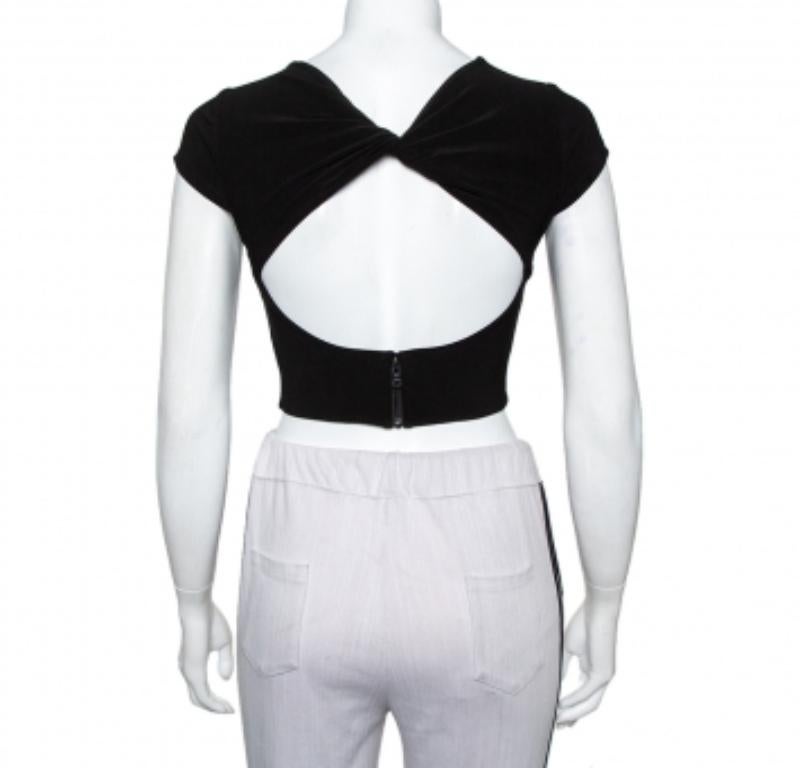 Alice + Olivia Black Knit Back Open Detail Short Sleeve Crop Top XS In Good Condition For Sale In Dubai, Al Qouz 2
