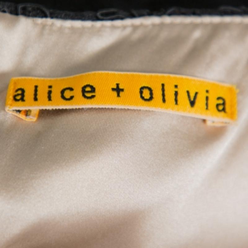 Alice + Olivia Black Lace Josephine Peplum Dress S In Good Condition For Sale In Dubai, Al Qouz 2