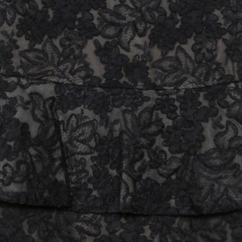Alice + Olivia Black Lace Josephine Peplum Dress S For Sale 2