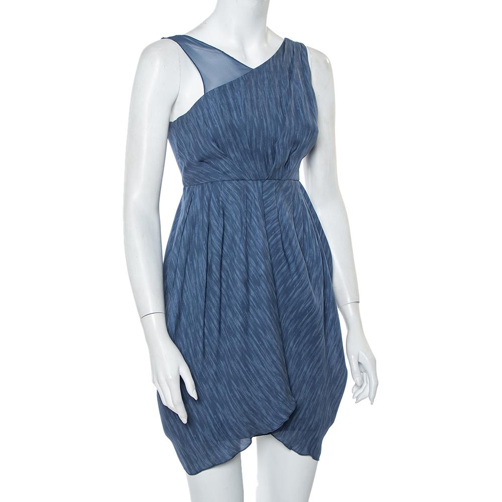 Chic and stunning to look at, Alice + Olivia dresses offer fashion-forward styling for today's women. Made from blue silk, this sleeveless dress features wrap-effect draped front and a square strappy back. The cut-out detailing with an exposed