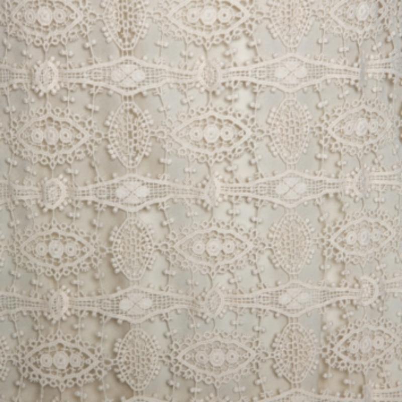 Alice + Olivia - Robe longue Anora en crochet - Crème M Bon état - En vente à Dubai, Al Qouz 2