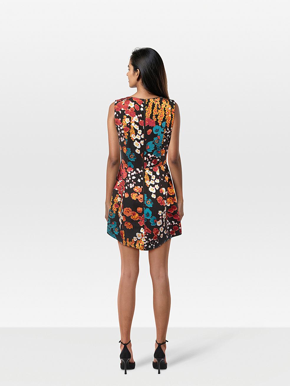 CONDITION is Very good. Minimal wear to the dress is evident. Pluck to the weave on the front right below the bust, front left beside the neckline and on the upper back right on this used Alice + Olivia designer resale item.
 
 
 
 Details
 
 

