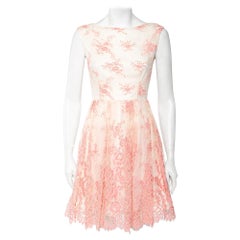 Alice + Olivia Mini Dress senza maniche in pizzo floreale rosa e bianco S.S. White