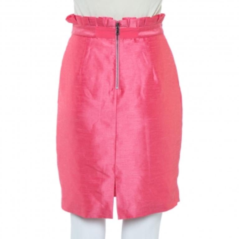 Team this gorgeous Alice+Olivia skirt with an embellished top and you are all set for a party look. This stylish pink skirt is the epitome of elegance and poise.