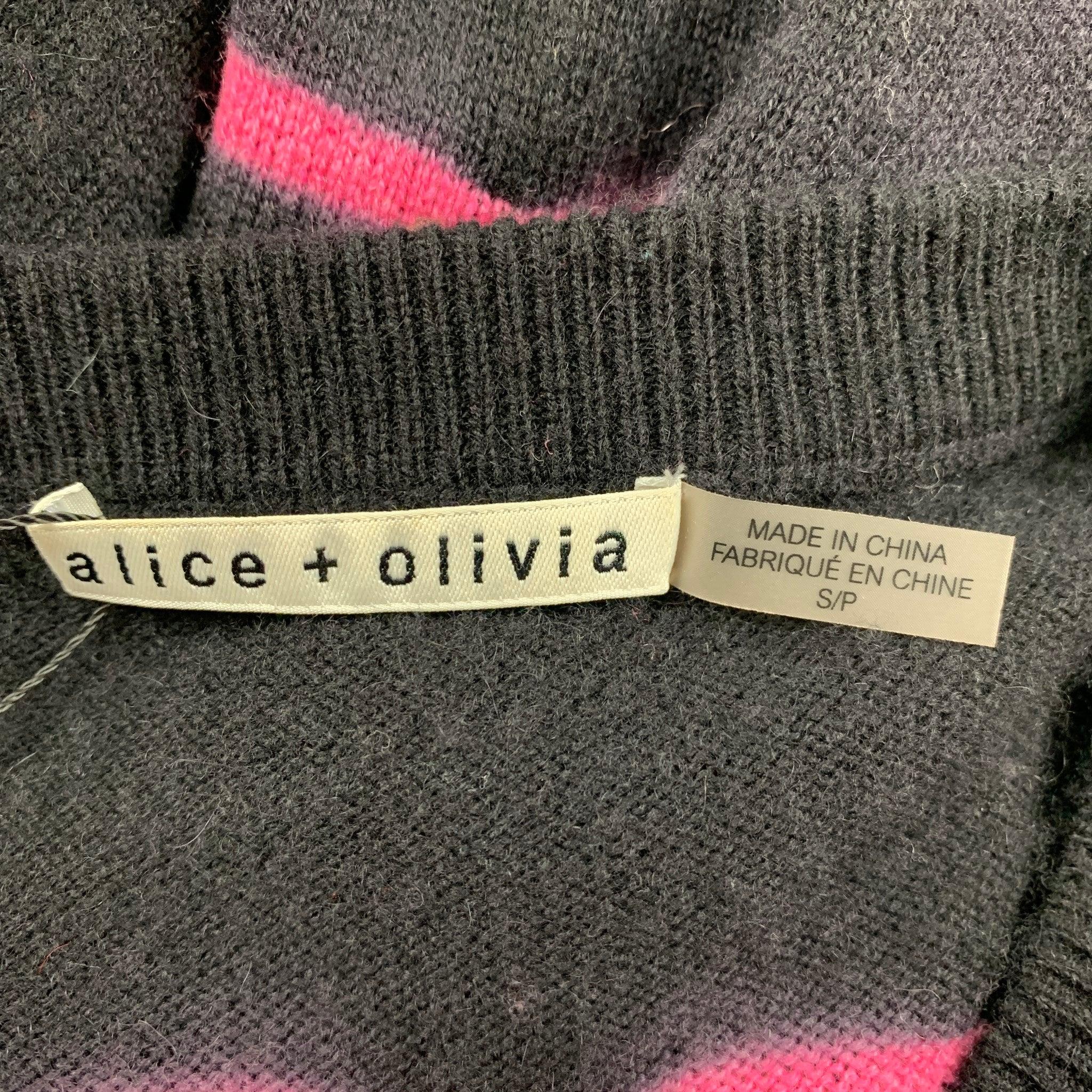 ALICE + OLIVIA Size S Black Fuchsia Cashmere Pullover For Sale 1
