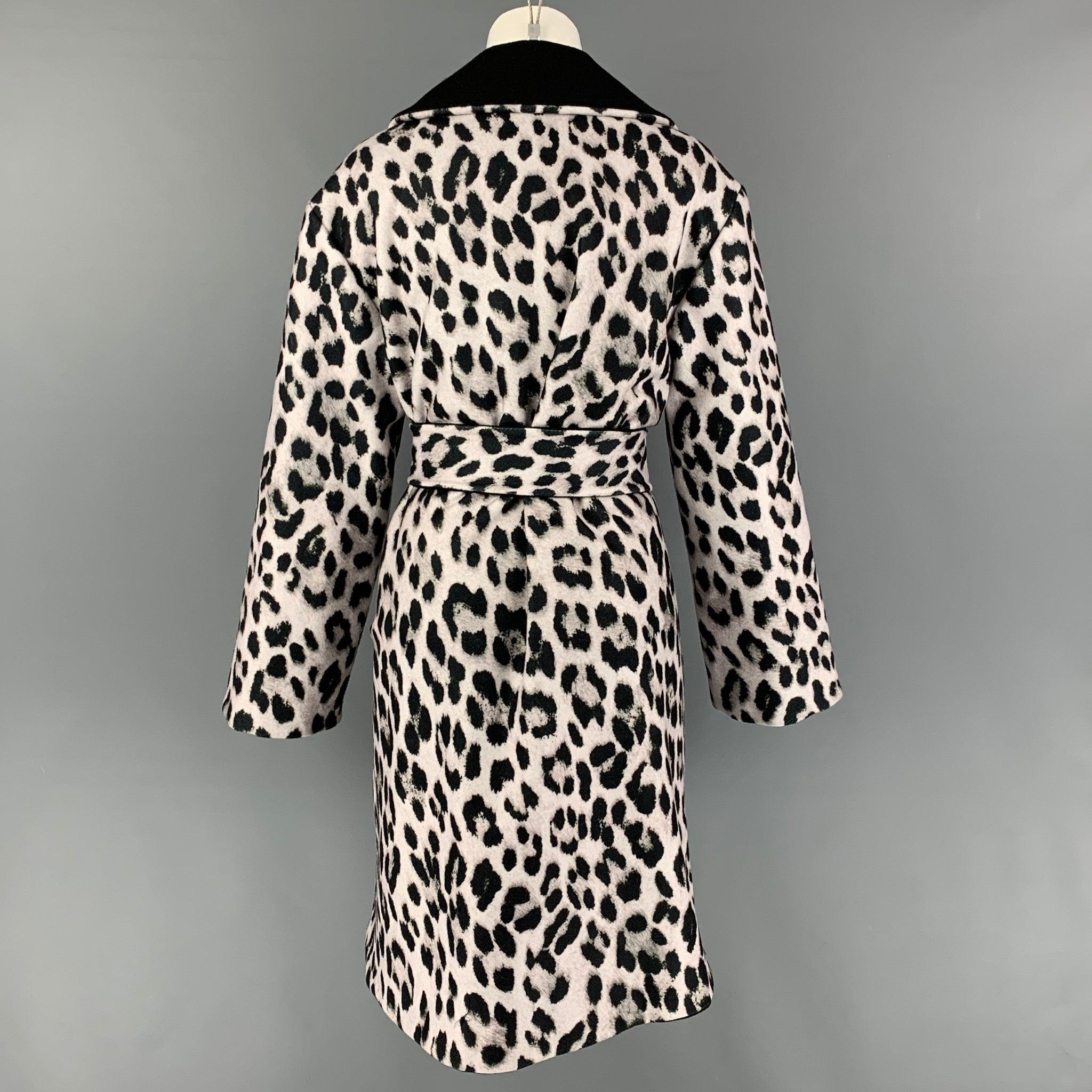 ALICE + OLIVIA Size XS/S Black White Animal Print Polyester Reversible Coat In Good Condition For Sale In San Francisco, CA