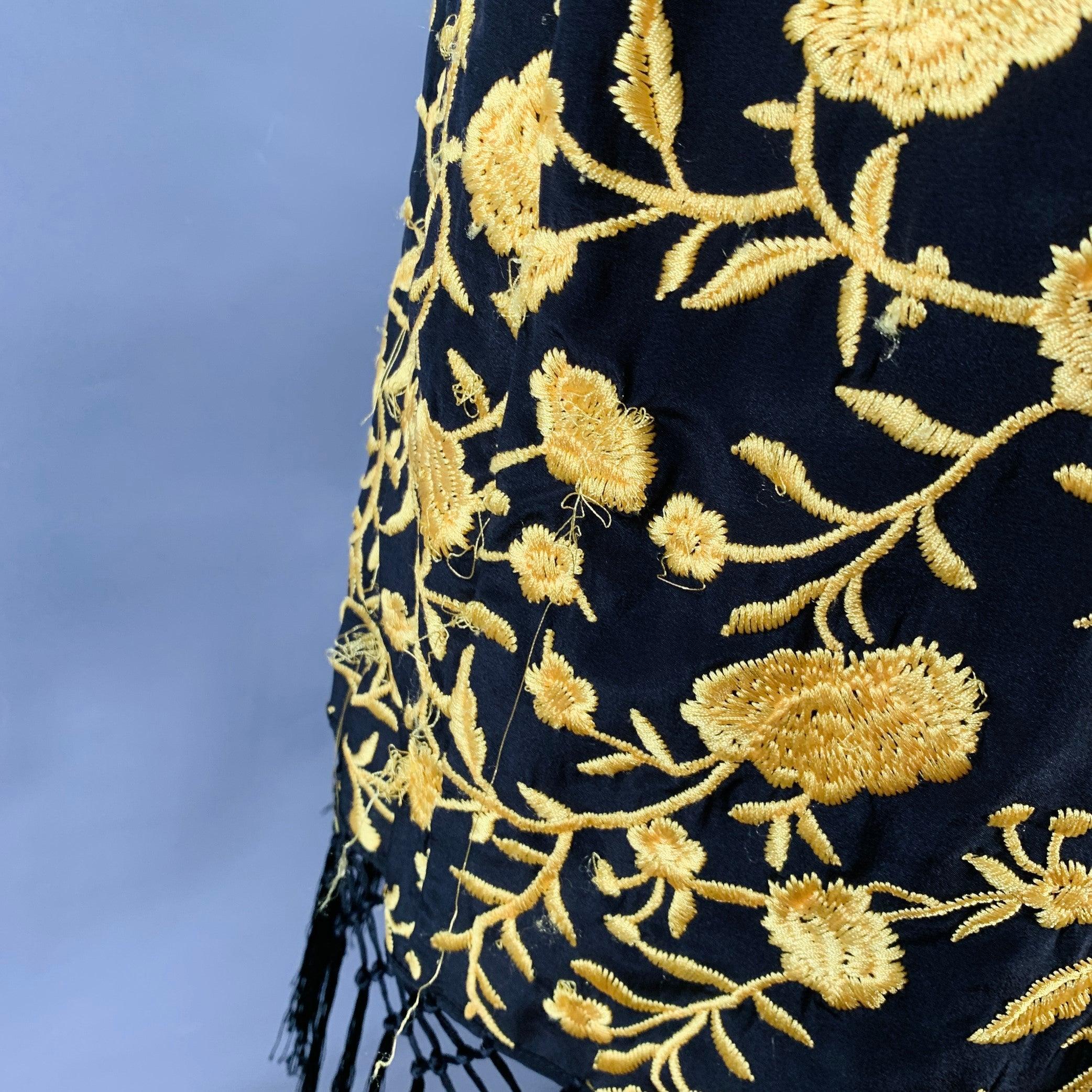 ALICE + OLIVIA Size XS/S Black Yellow Silk Embroidered Open Front Fringe Coat (Manteau à franges ouvert sur le devant) Pour femmes en vente