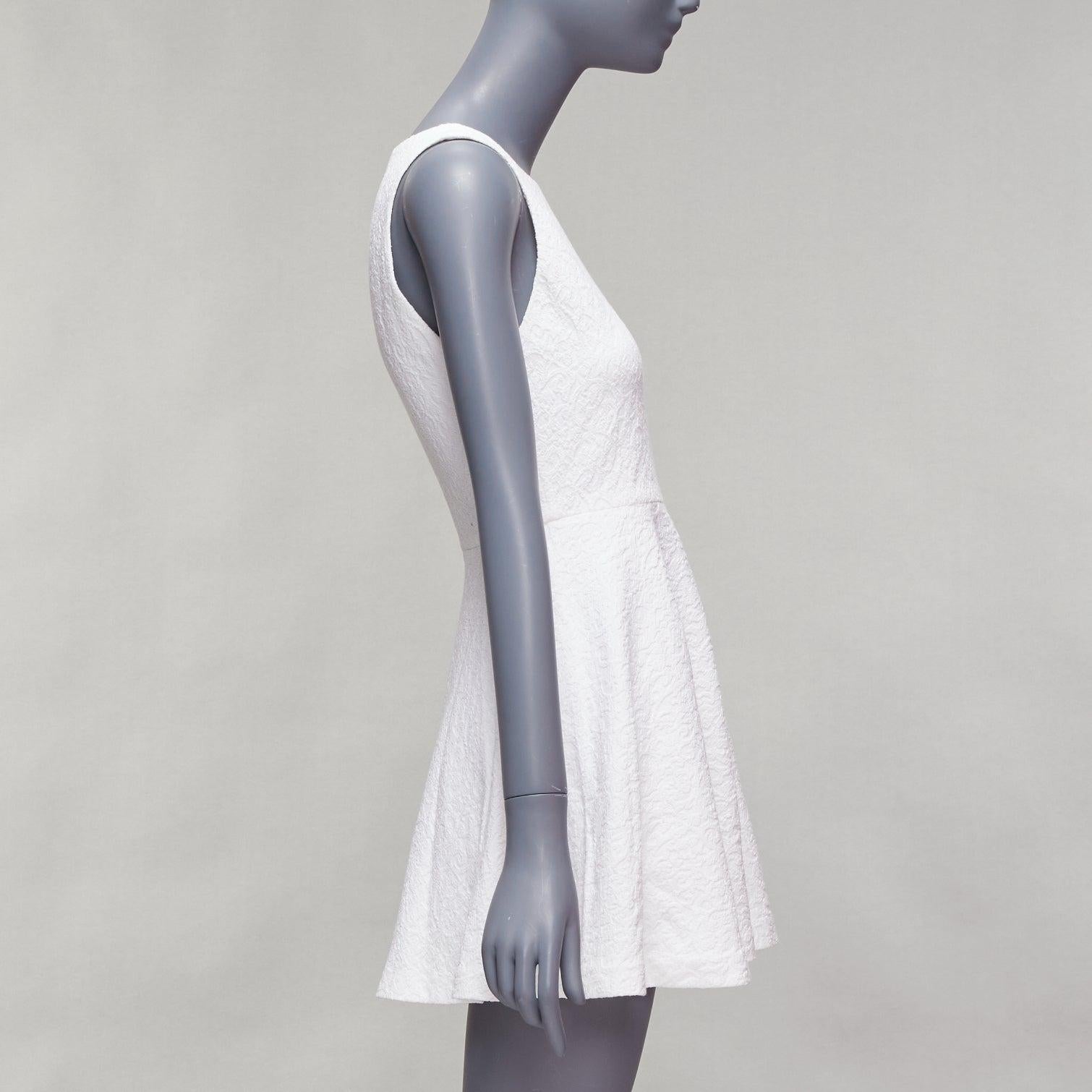 ALICE OLIVIA white cotton blend baroque jacquard fit flared dress US2 S In Good Condition For Sale In Hong Kong, NT