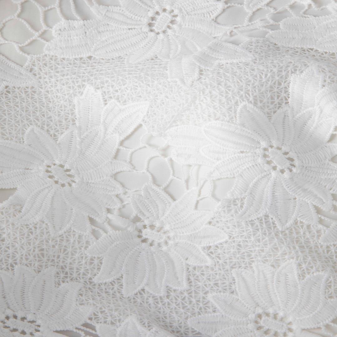 Alice + Olivia White Floral Lace Skater Dress Size M In Good Condition For Sale In London, GB