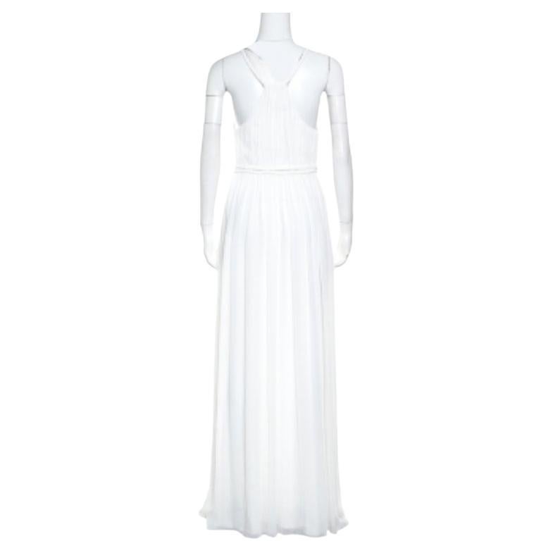 Cette robe en vogue de la maison Alice + Olivia présente un design luxueux qui en fait une pièce incontournable de votre garde-robe. Conçue à la perfection dans un tissu mélangé exceptionnellement raffiné, cette robe remarquable, dotée d'un