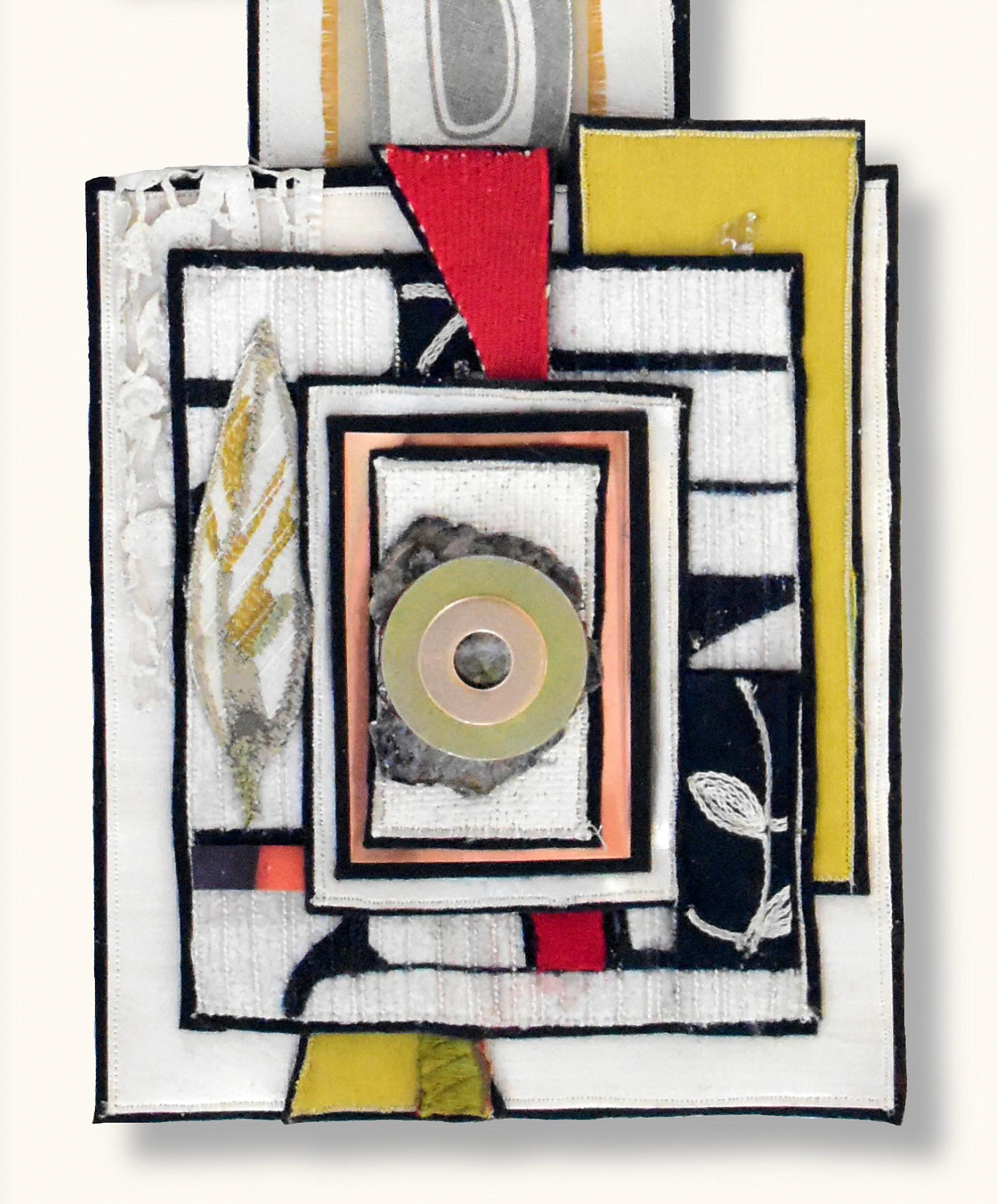 Thru the Wilds - moderne Wandskulptur aus Kupfer, Stein, Nylon, zeitgenössisch (Beige), Figurative Sculpture, von Alice Vander Vennen