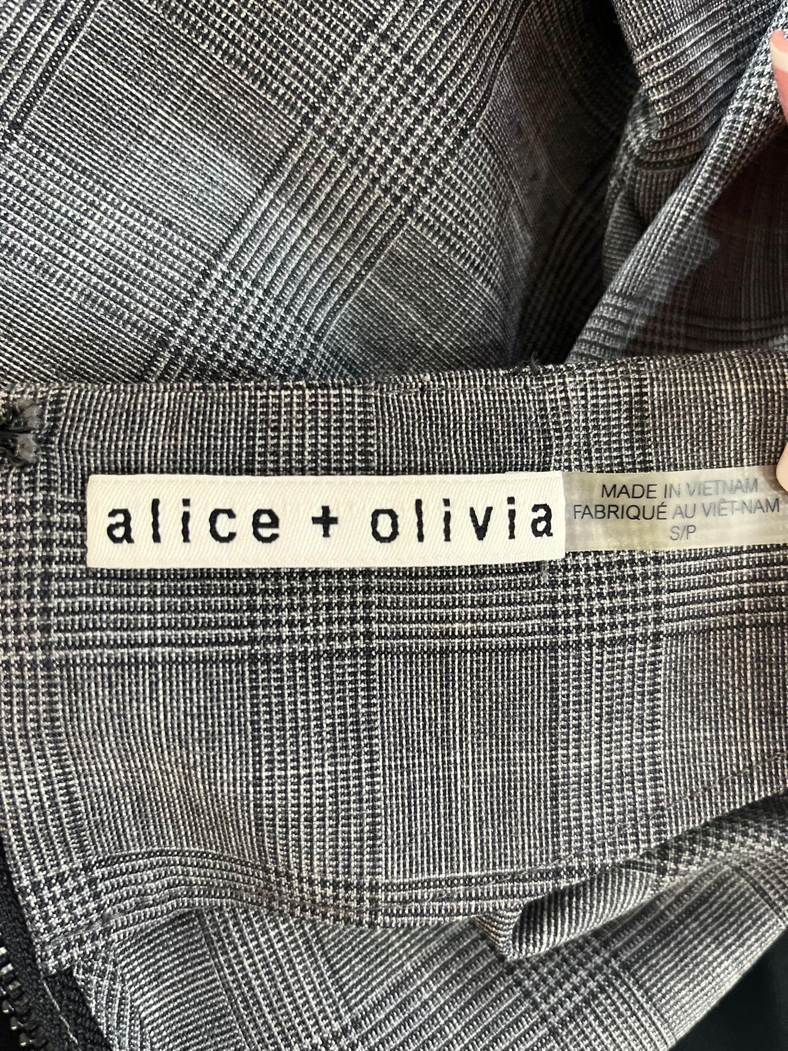 Women's Alice+Olivia Virgin Wool Top For Sale
