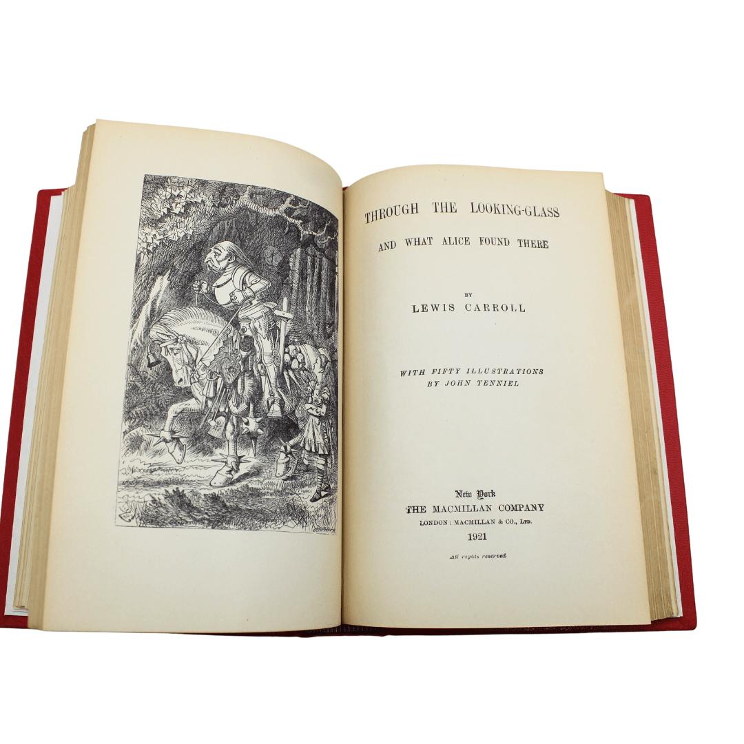 Les aventures d'Alice au pays des merveilles et à travers le regard de Lewis Carroll en vente 3