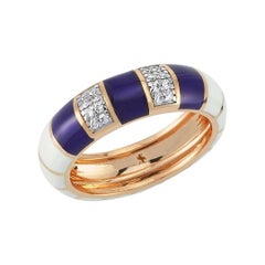 Ring von Alicha aus 14 Karat Roségold mit marineblauer und weißer Emaille