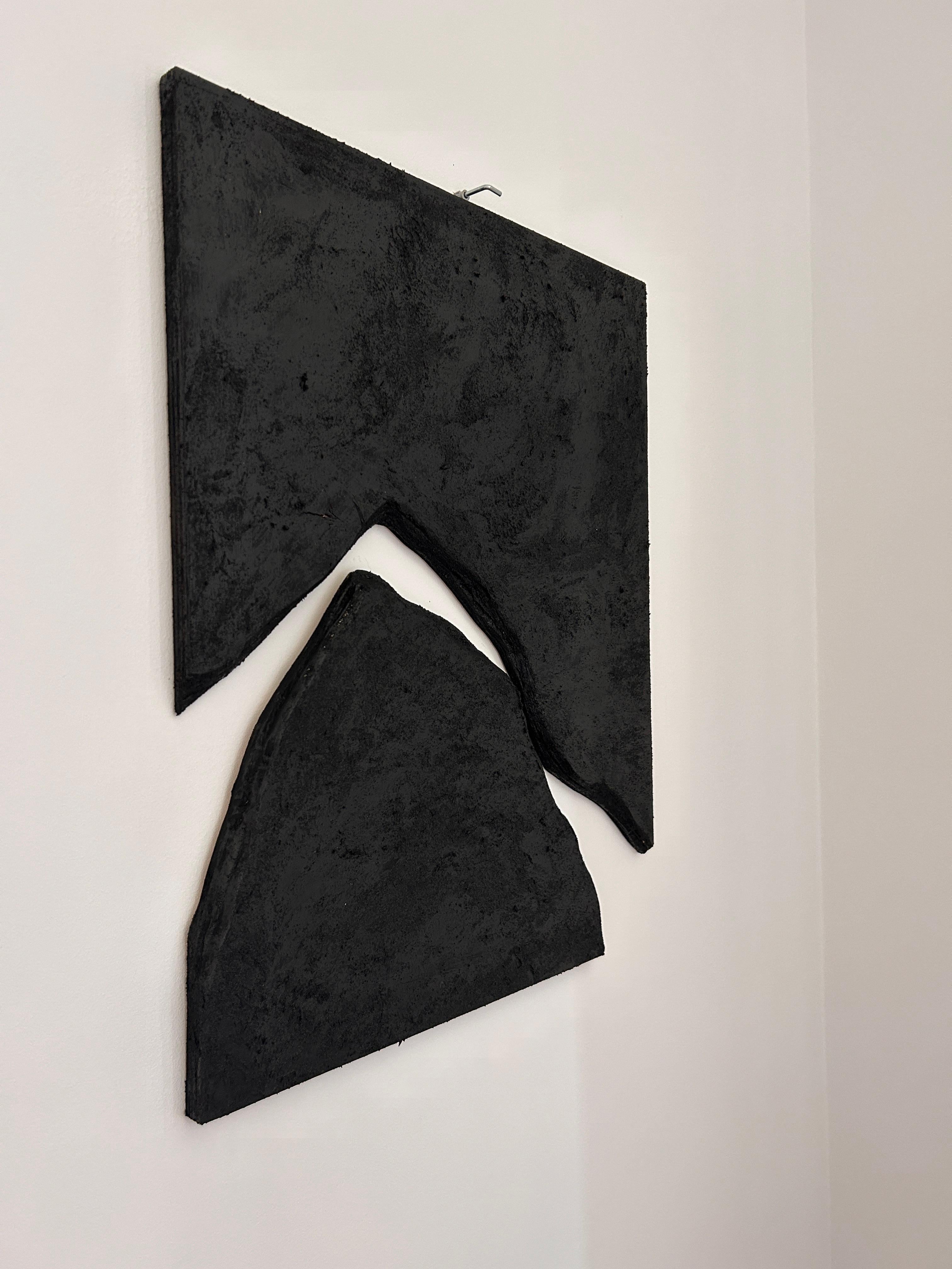ABSTRACT Artwork Black Dark Wood Panels by Spanish Alicia Gimeno 2024 en vente 2
