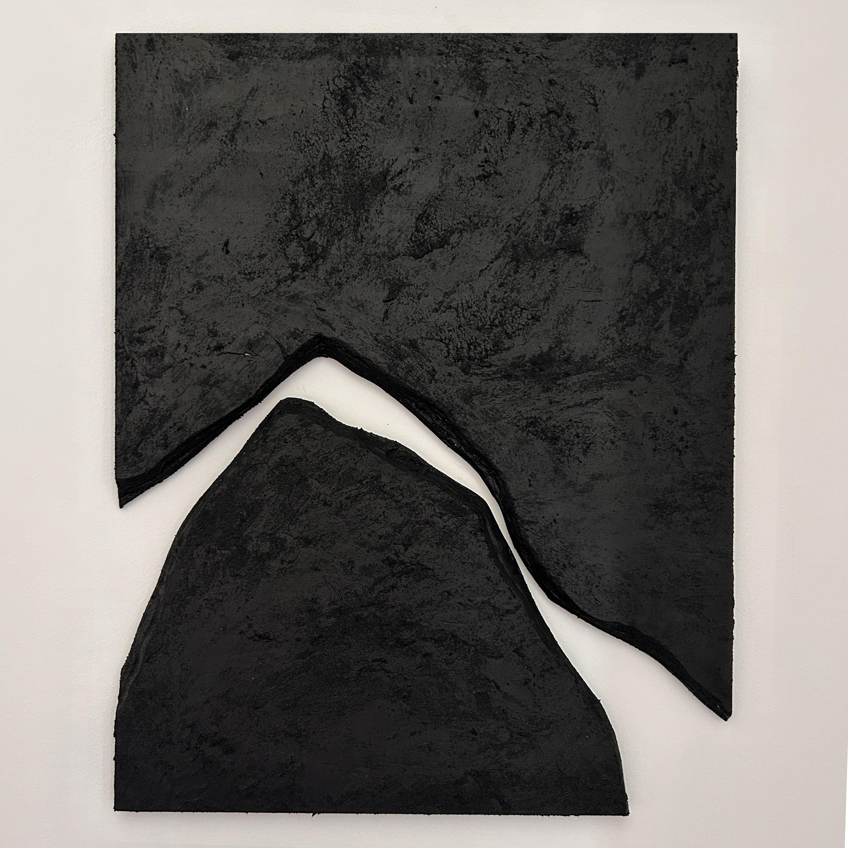 ABSTRACT Artwork Black Dark Wood Panels by Spanish Alicia Gimeno 2024 en vente 3