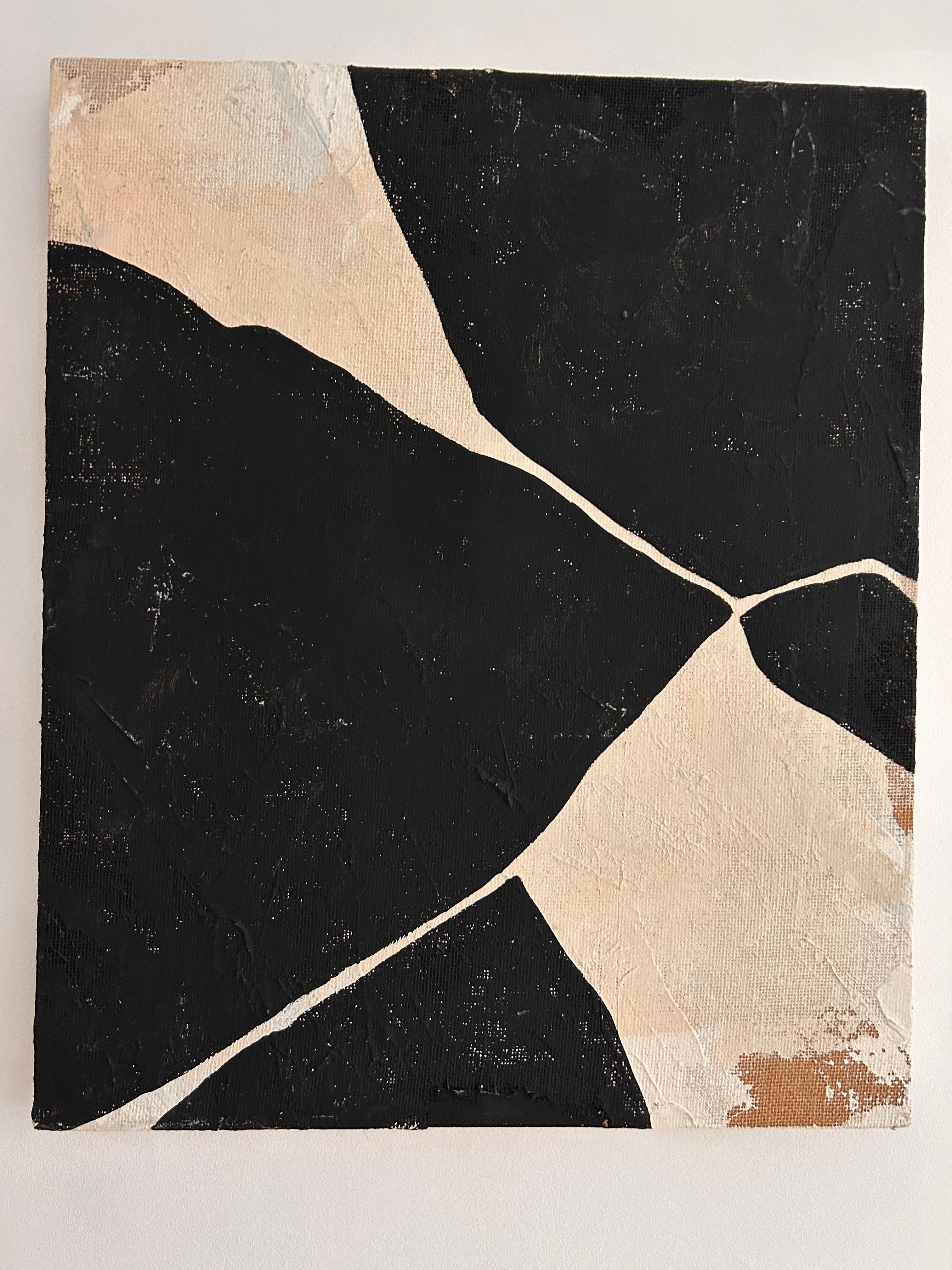 ABSTRACT Trittico di opere d'arte su tela con linee nere e scure della spagnola Alicia Gimeno 2024 in vendita 3