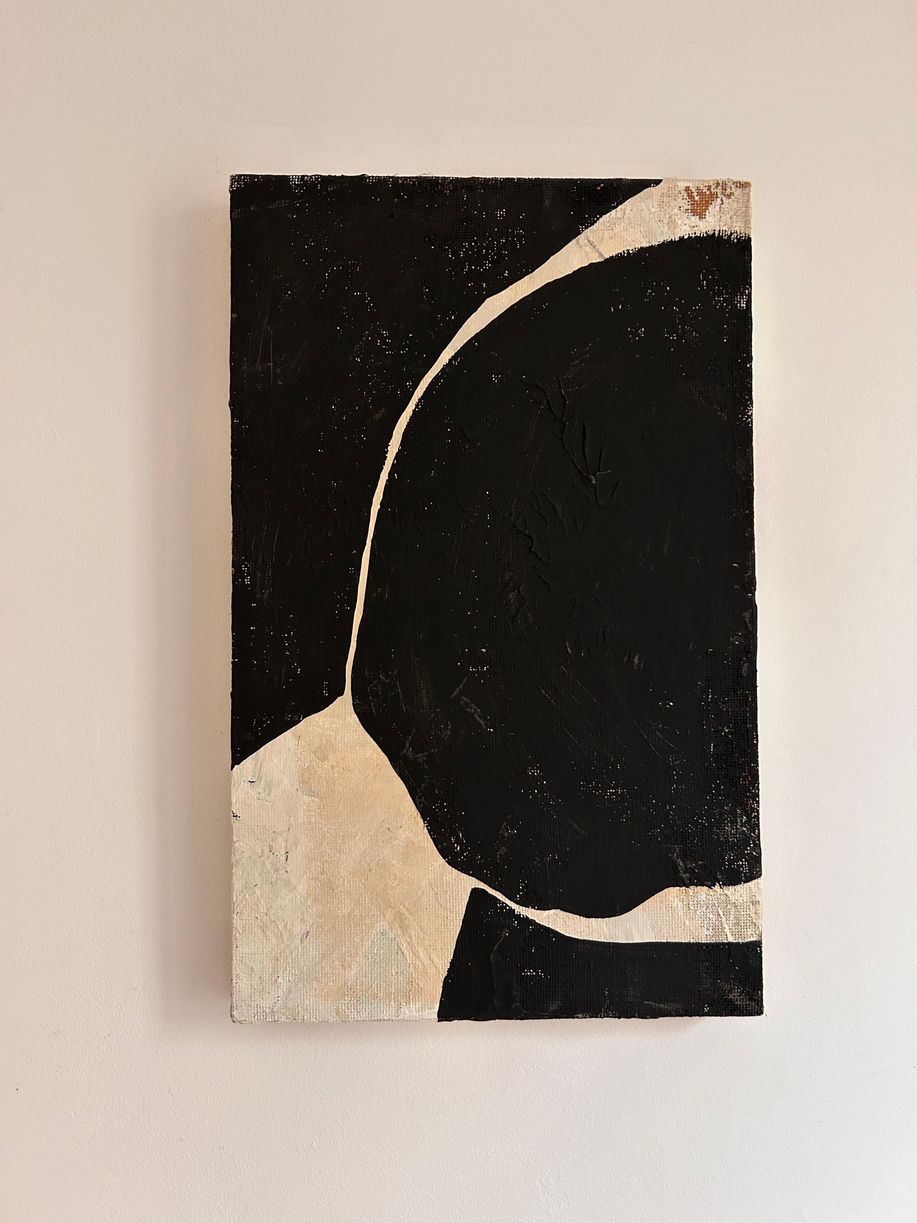 ABSTRACT Trittico di opere d'arte su tela con linee nere e scure della spagnola Alicia Gimeno 2024 in vendita 5