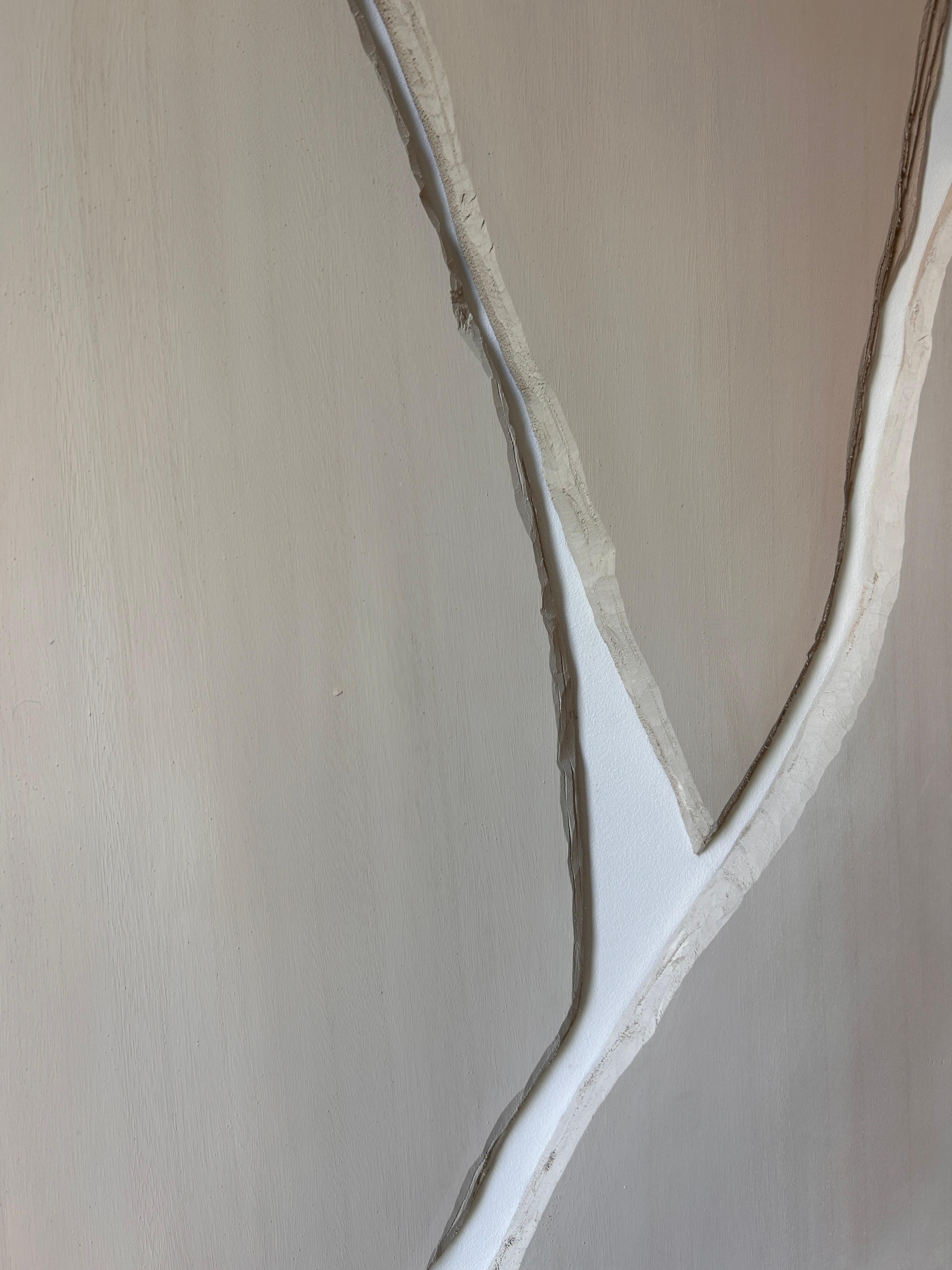 ABSTRACT Opera d'arte in legno bianco e grigio della spagnola Alicia Gimeno 2024 1