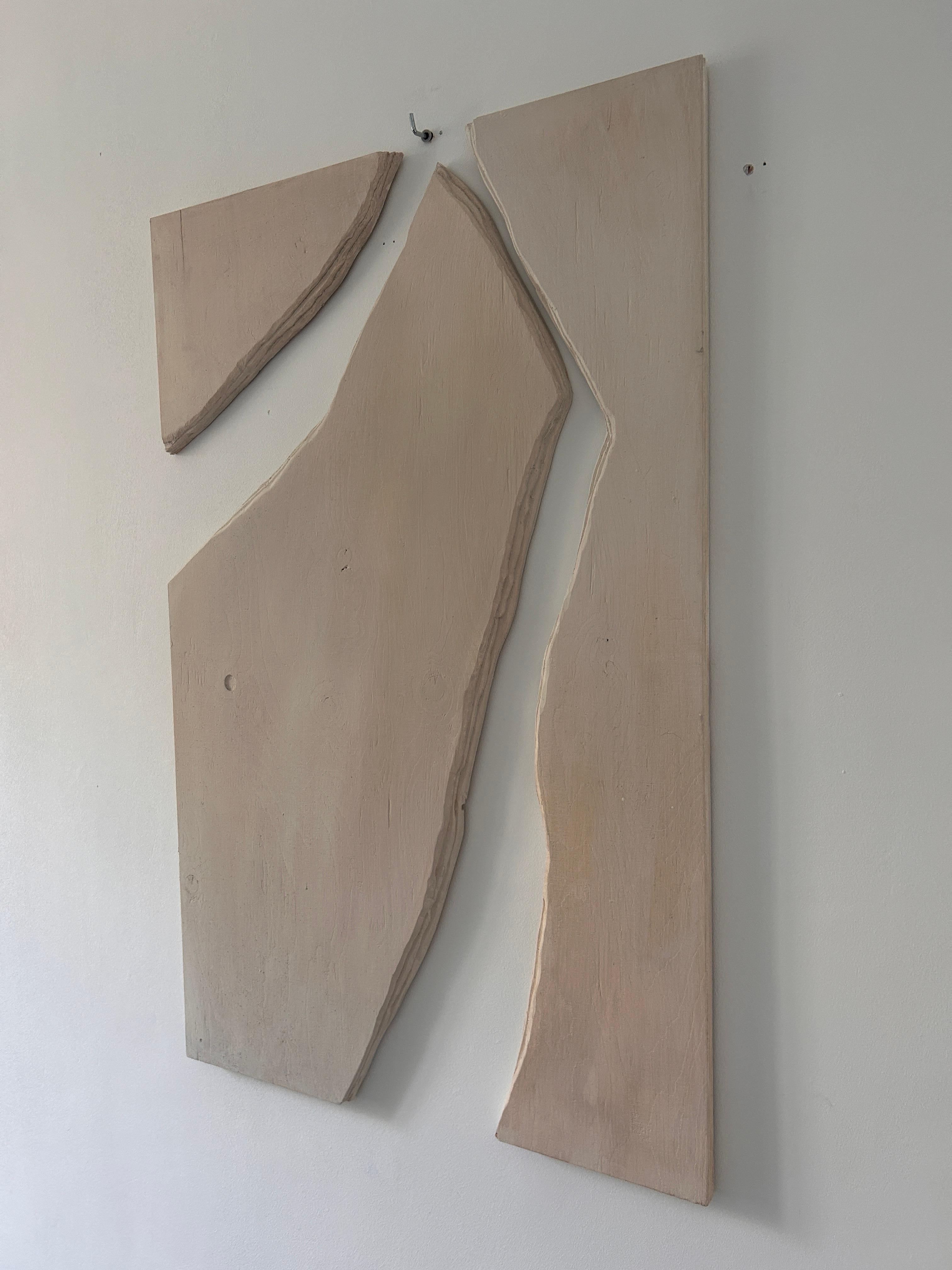ABSTRACT Opera d'arte in legno bianco e grigio della spagnola Alicia Gimeno 2024 4