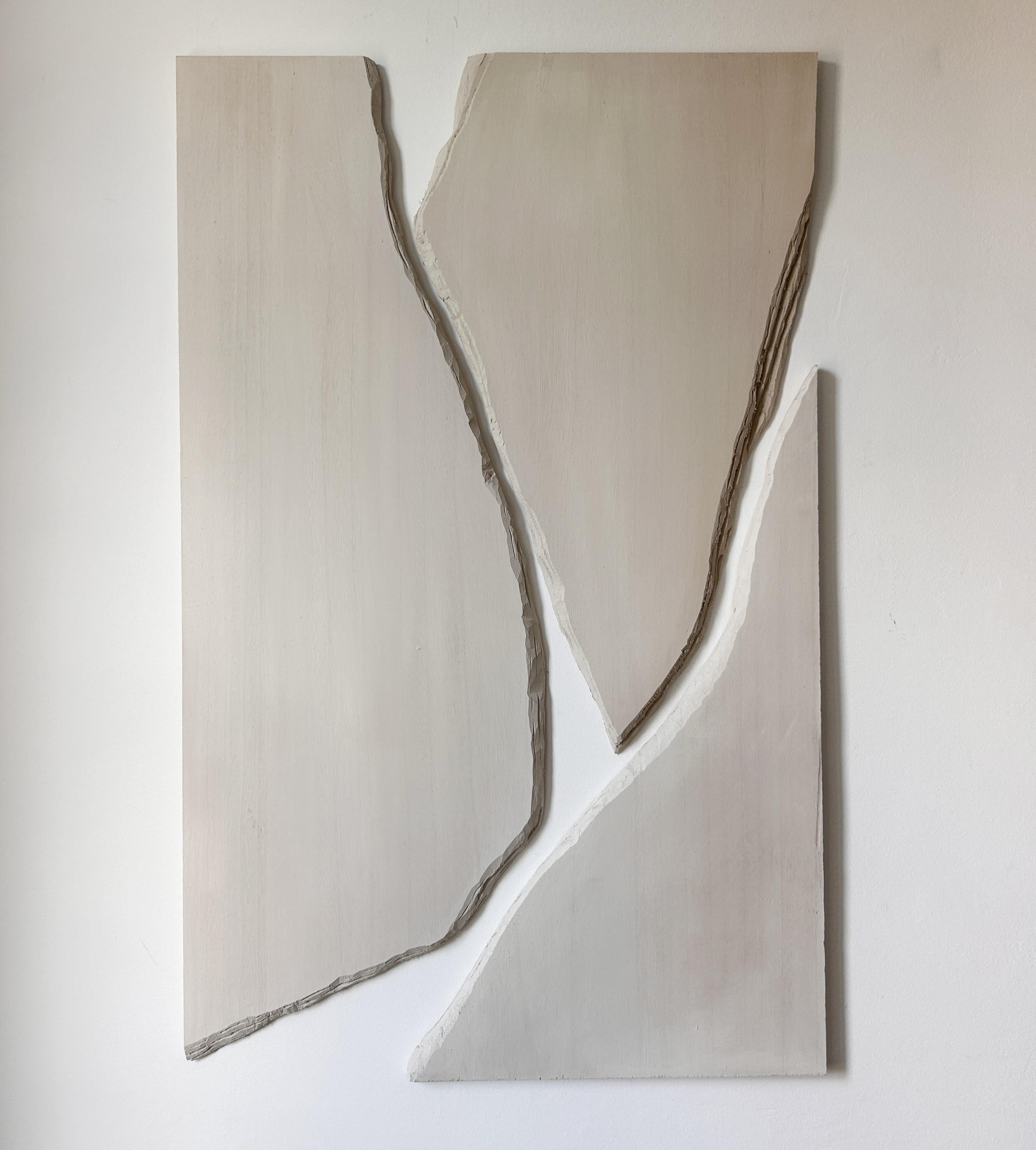 ABSTRACT Opera d'arte in legno bianco e grigio della spagnola Alicia Gimeno 2024 4