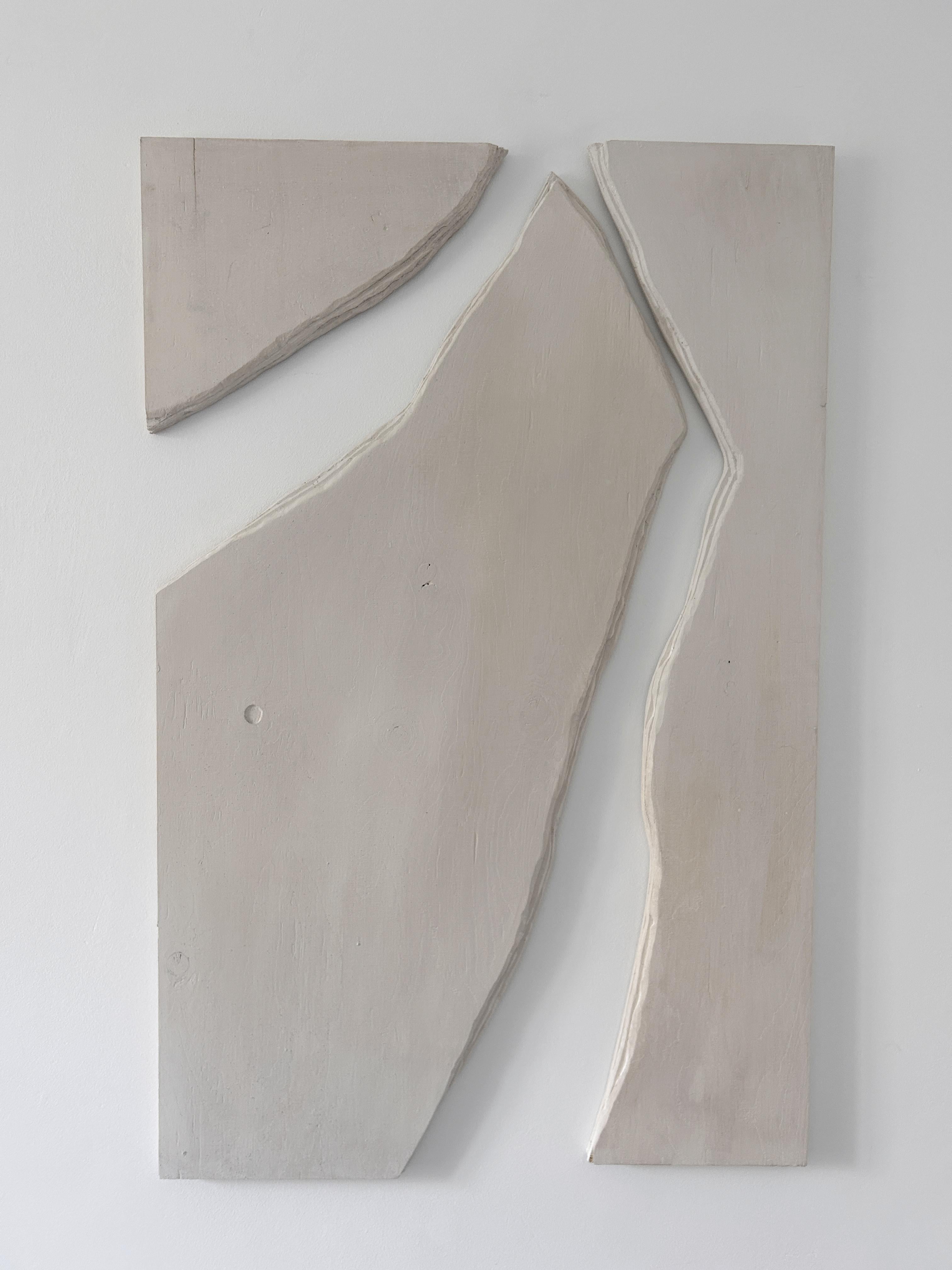 ABSTRACT Opera d'arte in legno bianco e grigio della spagnola Alicia Gimeno 2024 5