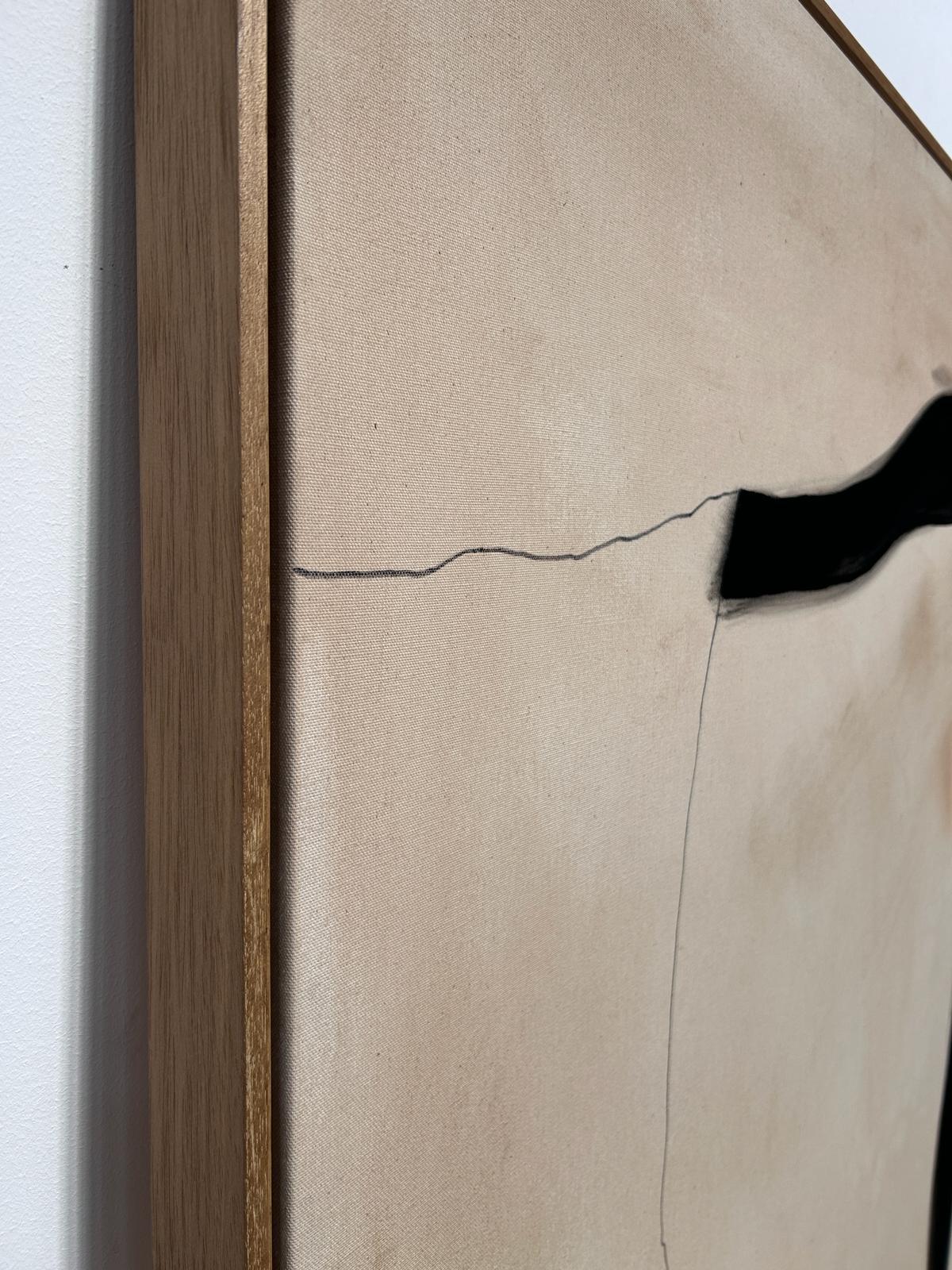 Alicia Gimeno, nata a Barcellona (1989), si è formata in graphic design durante il suo soggiorno in Messico. Fin dall'inizio è stata affascinata dalla calligrafia, dalla gestualità dei tratti di pennello, dalla traccia della penna... Approfondendo
