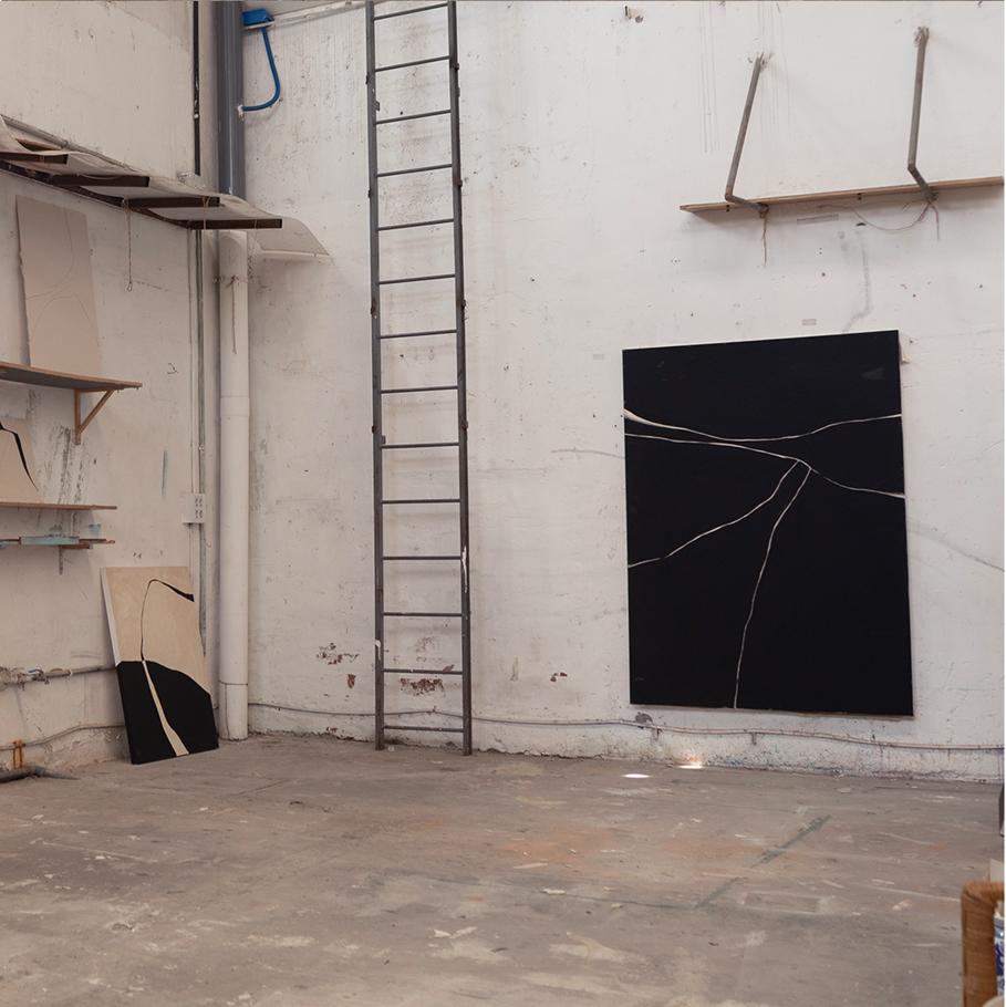 Peinture abstraite aux lignes noires de l'artiste espagnole Alicia Gimeno 2024  en vente 5